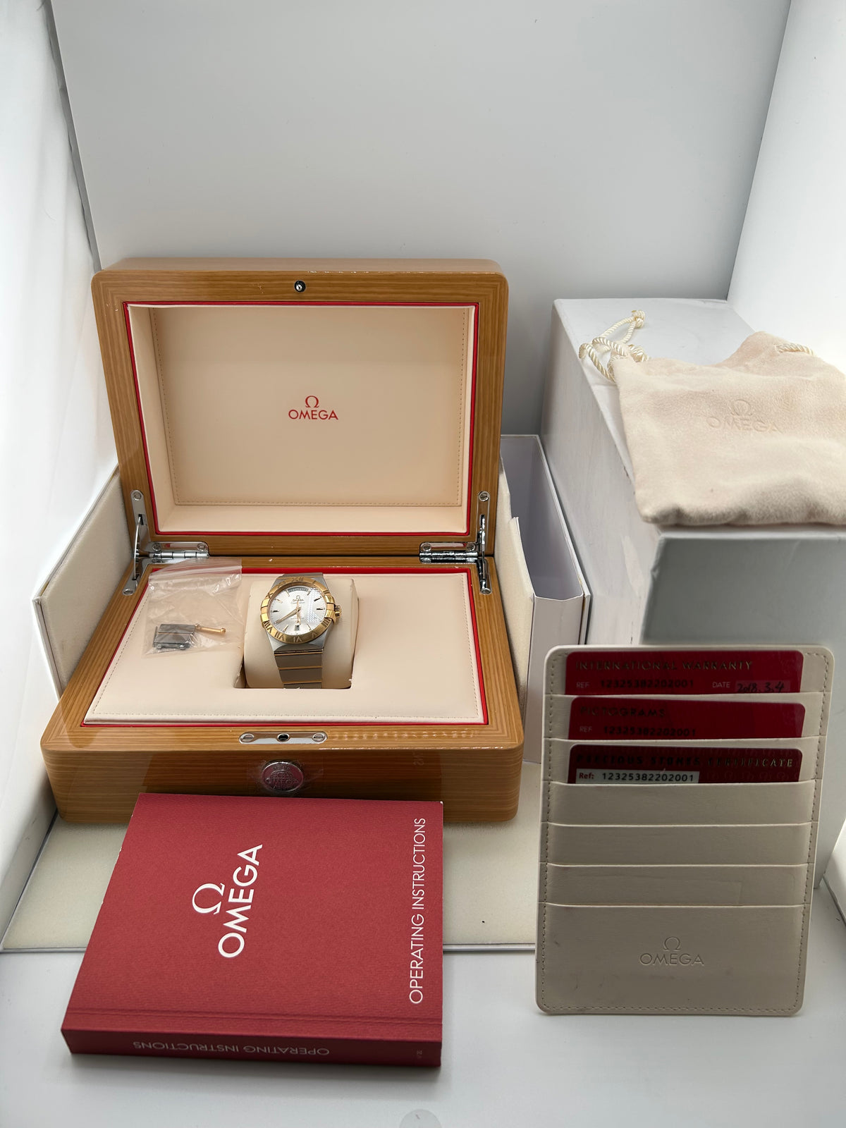 Omega Constellation Day/Date Silver Dial on Stainless Steel And Red Gold Bracelet Ref. 123.25.38.22.02.001 Complete 2018 — view 8