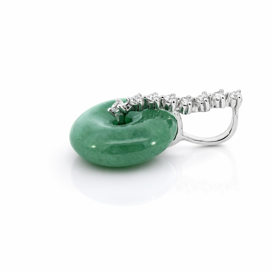 Dona de jade de oro blanco de 18k