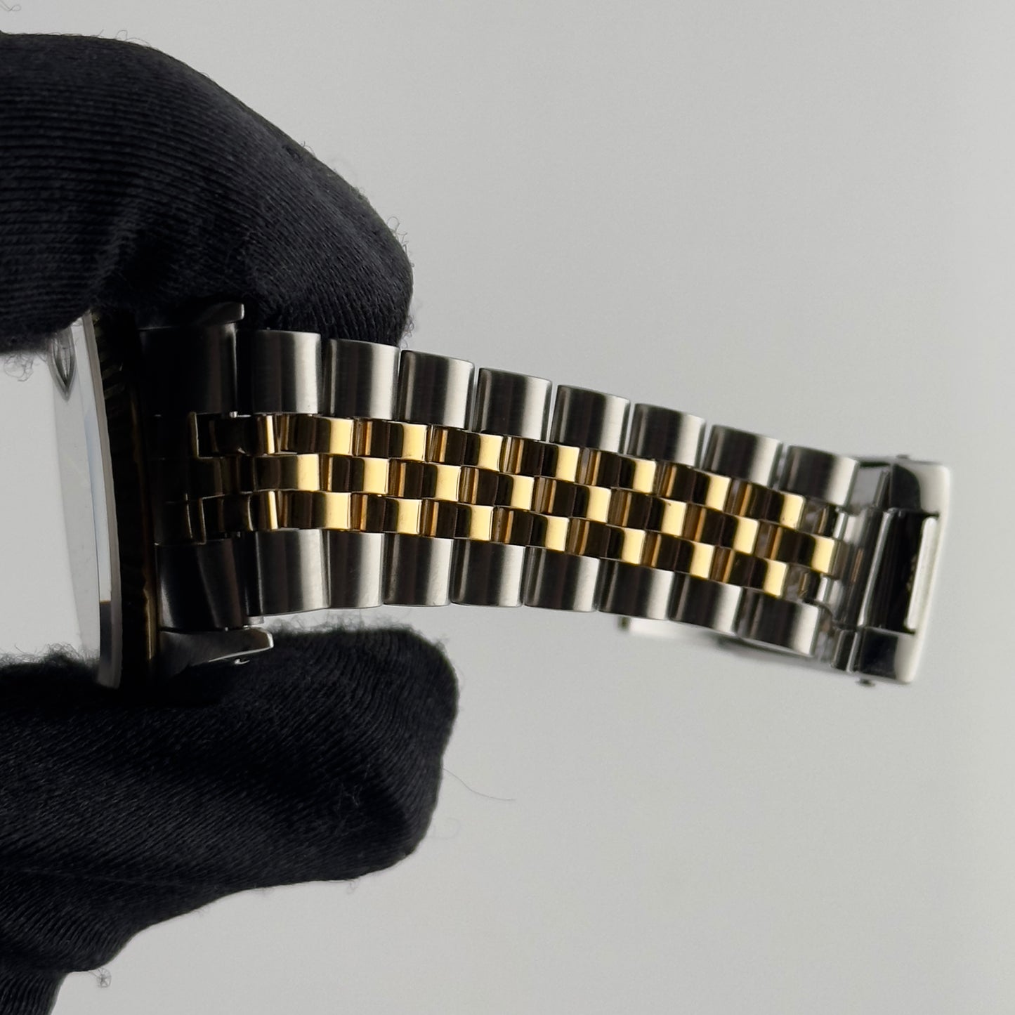 Rolex Datejust Ivory Anniversary Arabic Dial on Jubilee Ref. 16233 1989 — view 4
