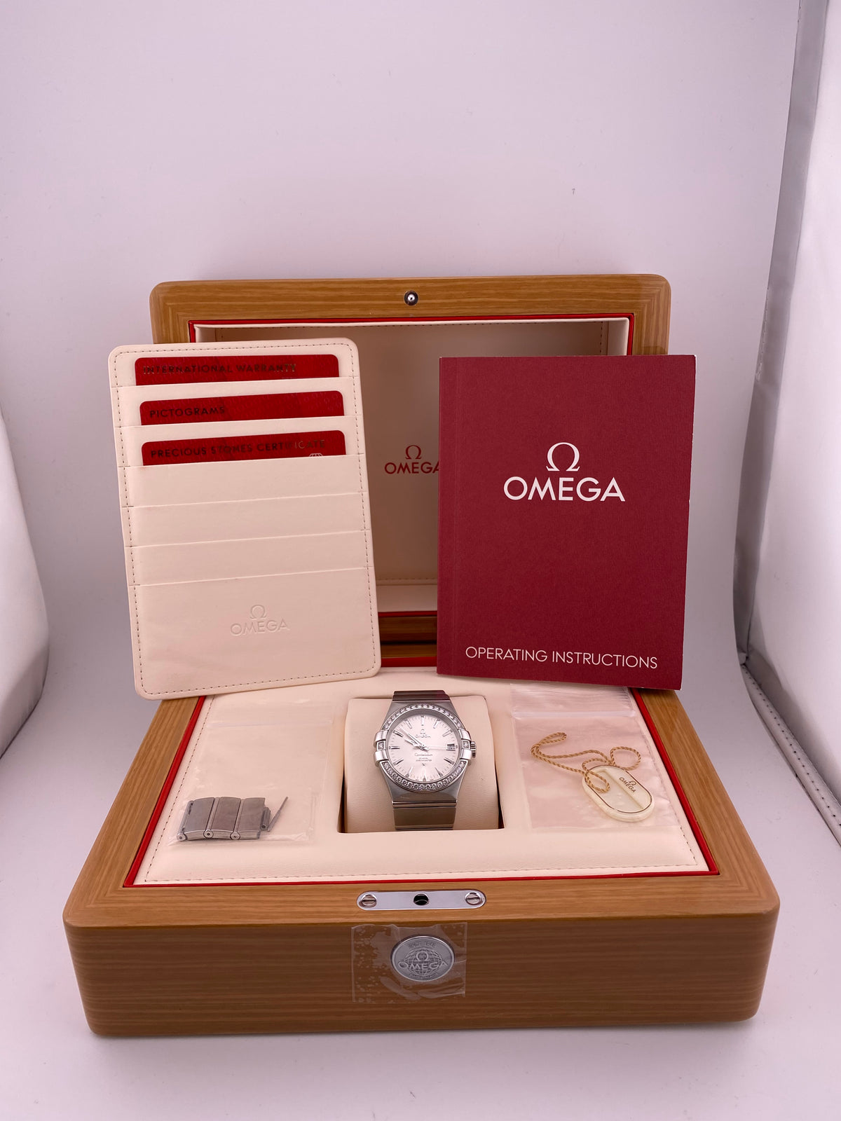 Omega Constellation Silver Dial on Stainless Steel Bracelet Ref. 123.15.35.20.02.001 Complete 2021 — view 7