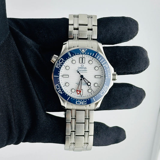 Omega Seamaster Diver 300M White Dial on Bracelet Ref 210.30.42.20.04.002 with Card