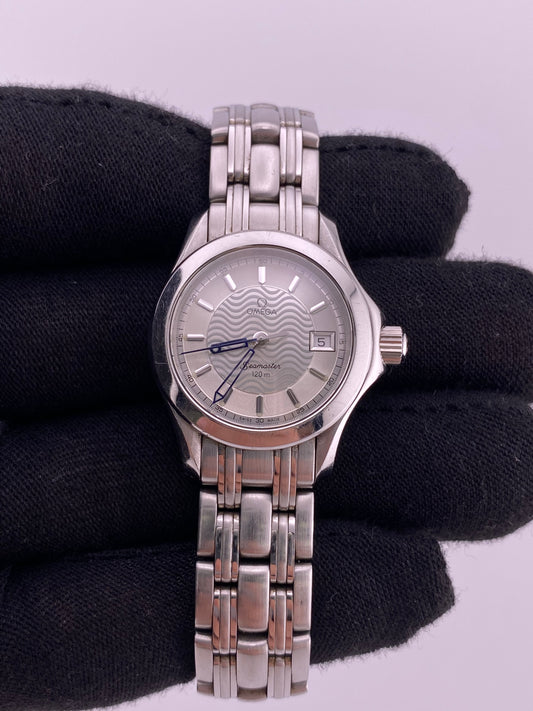 Omega Seamaster 120m Silver Dial on Stainless Steel Bracelet Ref. 2571.31 — view 2