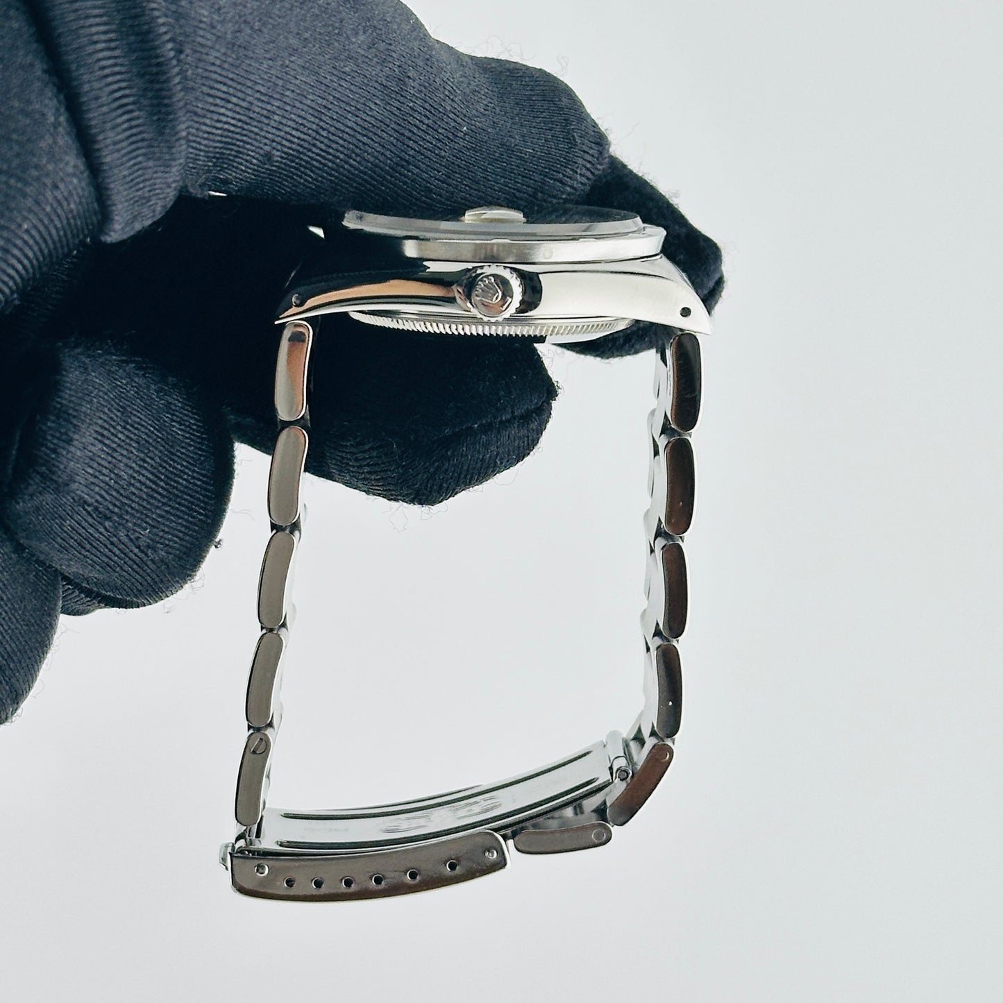Rolex Oyster Perpetual Date Silver Stick Dial on Oyster Bracelet Ref. 15210 1991 — view 6