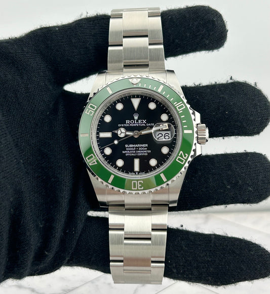 Rolex Submariner Black Dial on Oyster Ref. 126610LV Card 2022 — view 2