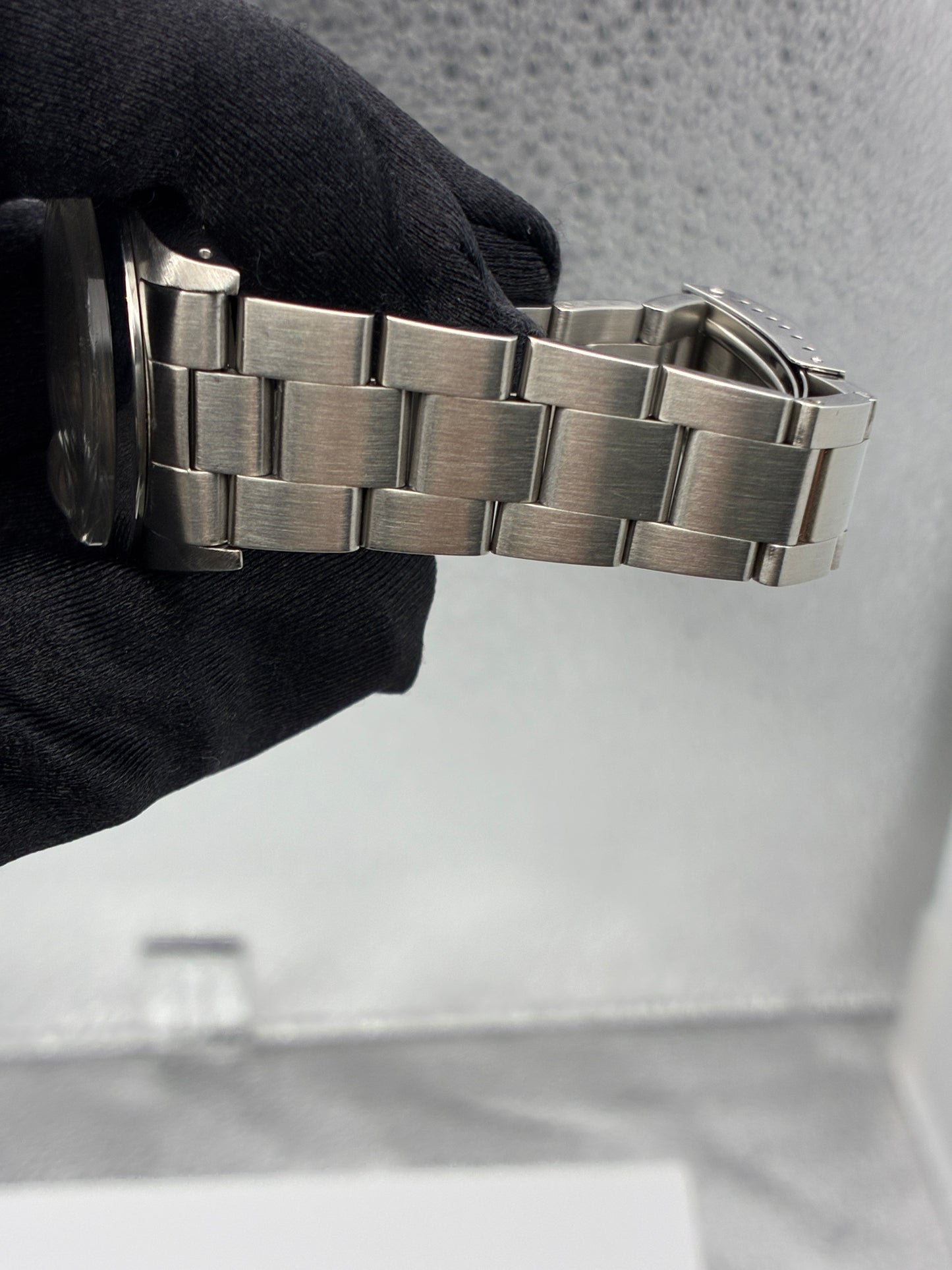 Rolex Oyster Perpetual Date Silver Stick Dial on Oyster Ref. 15000 1988 — view 4