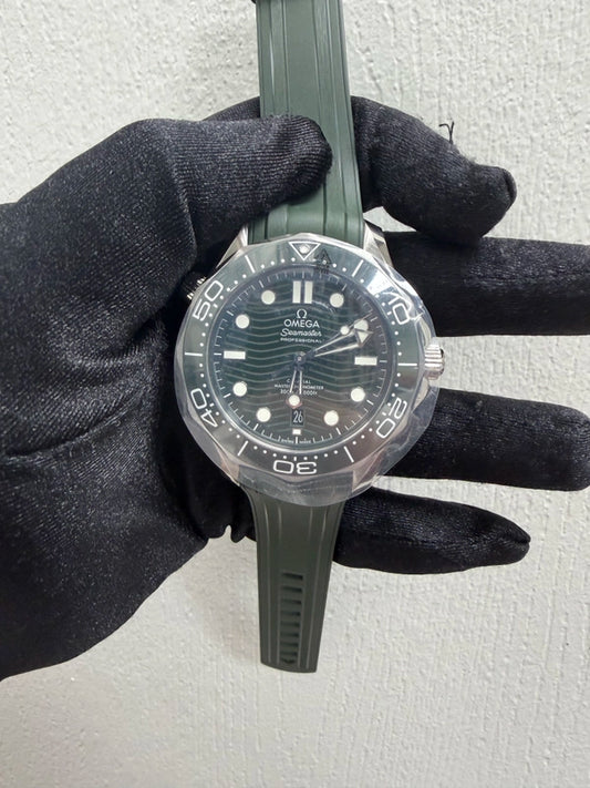 Omega Seamaster Diver 300M Co-Axial Master Chronometer Green Dial on Rubber Strap Ref 210.32.42.20.10.001 with Card