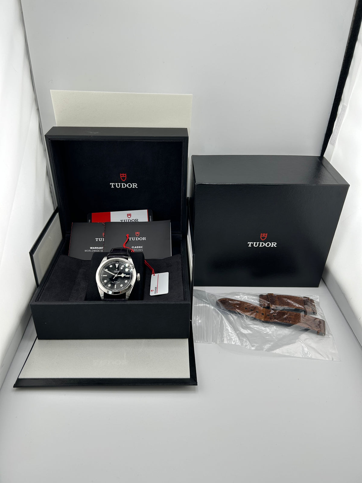 Tudor Black Bay 41 Black Dial on Generic Black Leather Strap Ref. M79540-0003 Complete 2019 — view 7