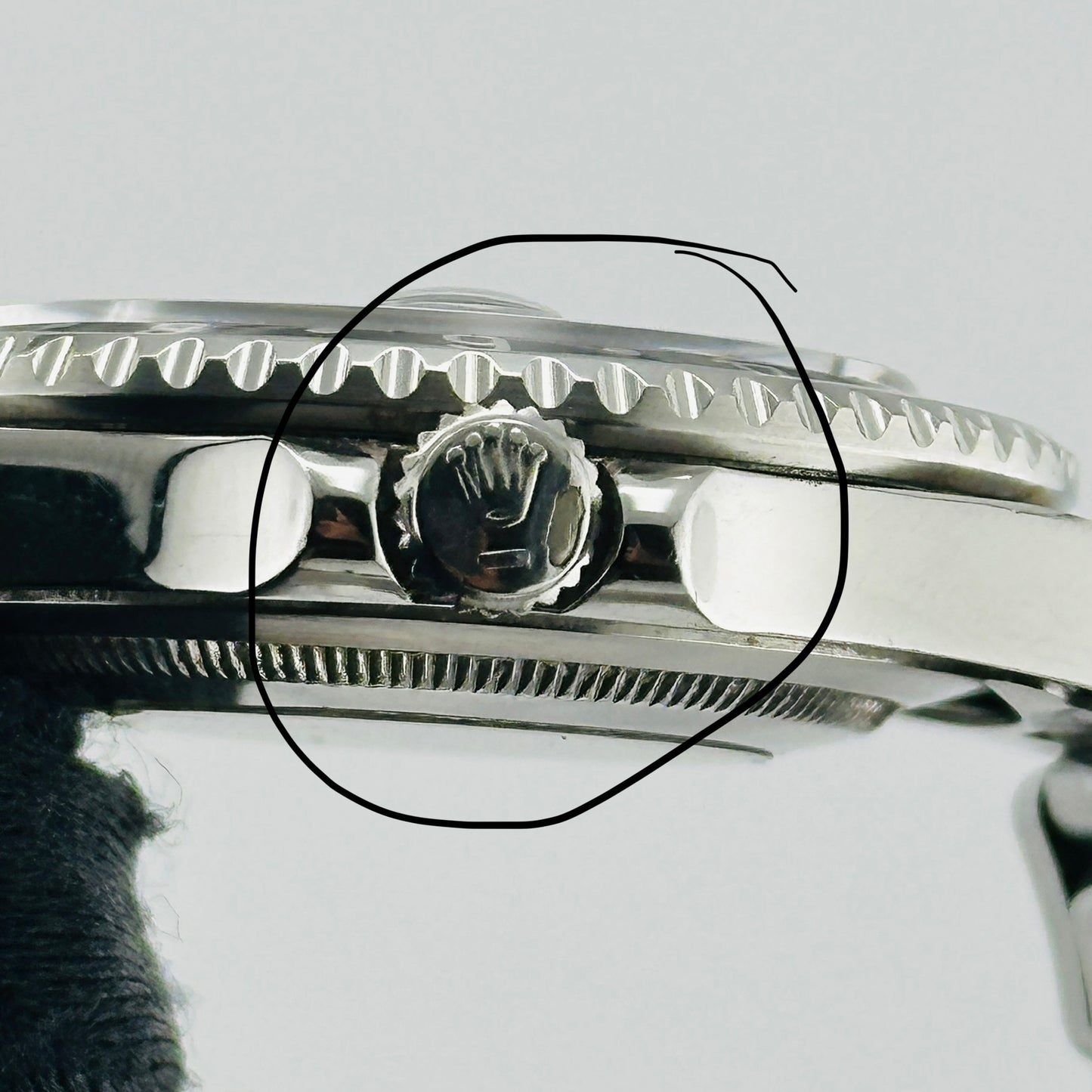 Rolex GMT-Master Black Dial on Oyster Bracelet Ref. 16700 Papers 1997 — view 7