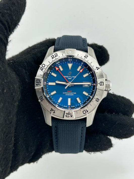 Breitling Avenger Automatic GMT Blue Dial on Leather Strap Ref. A32320101C1X1 Complete 2026 — view 2