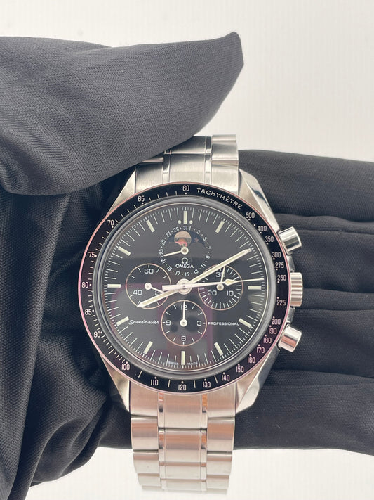 Omega Speedmaster Professional Moonwatch Black Dial on Stainless Steel Bracelet Ref. 3576.5 — view 2
