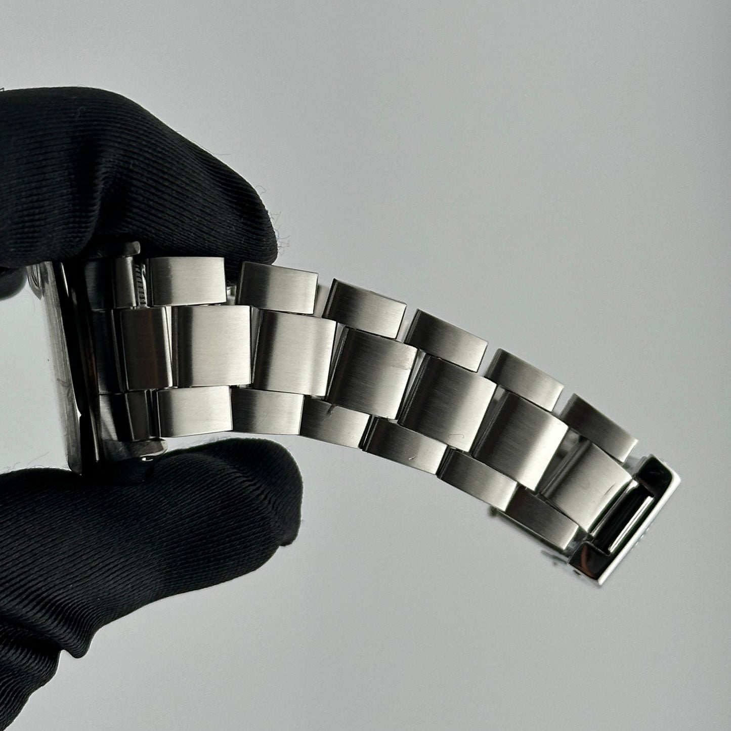 Rolex Datejust Silver Stick Dial on Oyster Ref. 1600 1969 — view 3