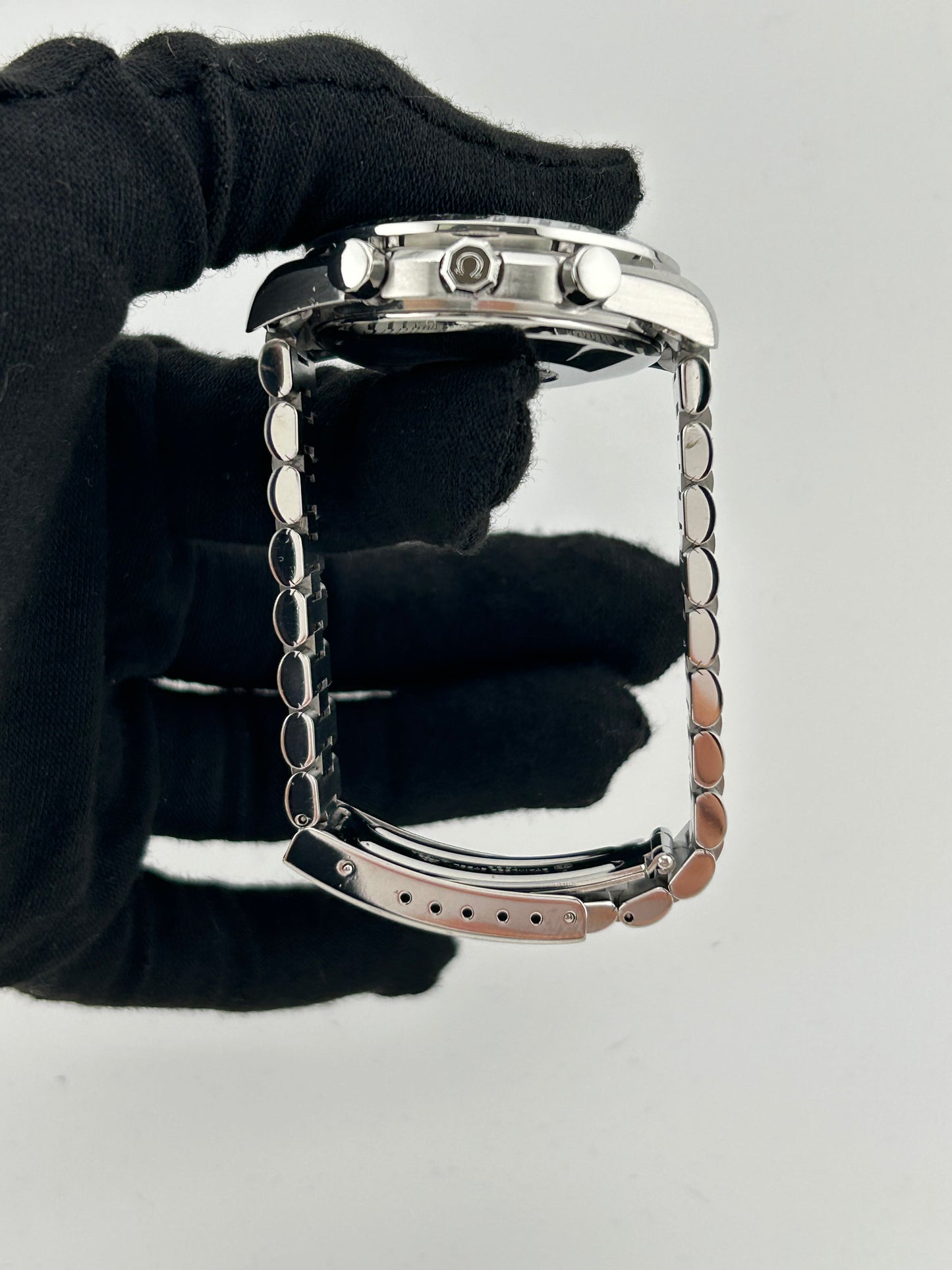 Omega Speedmaster Date Black Dial on Stainless Steel Bracelet Ref. 3511.50 — view 5