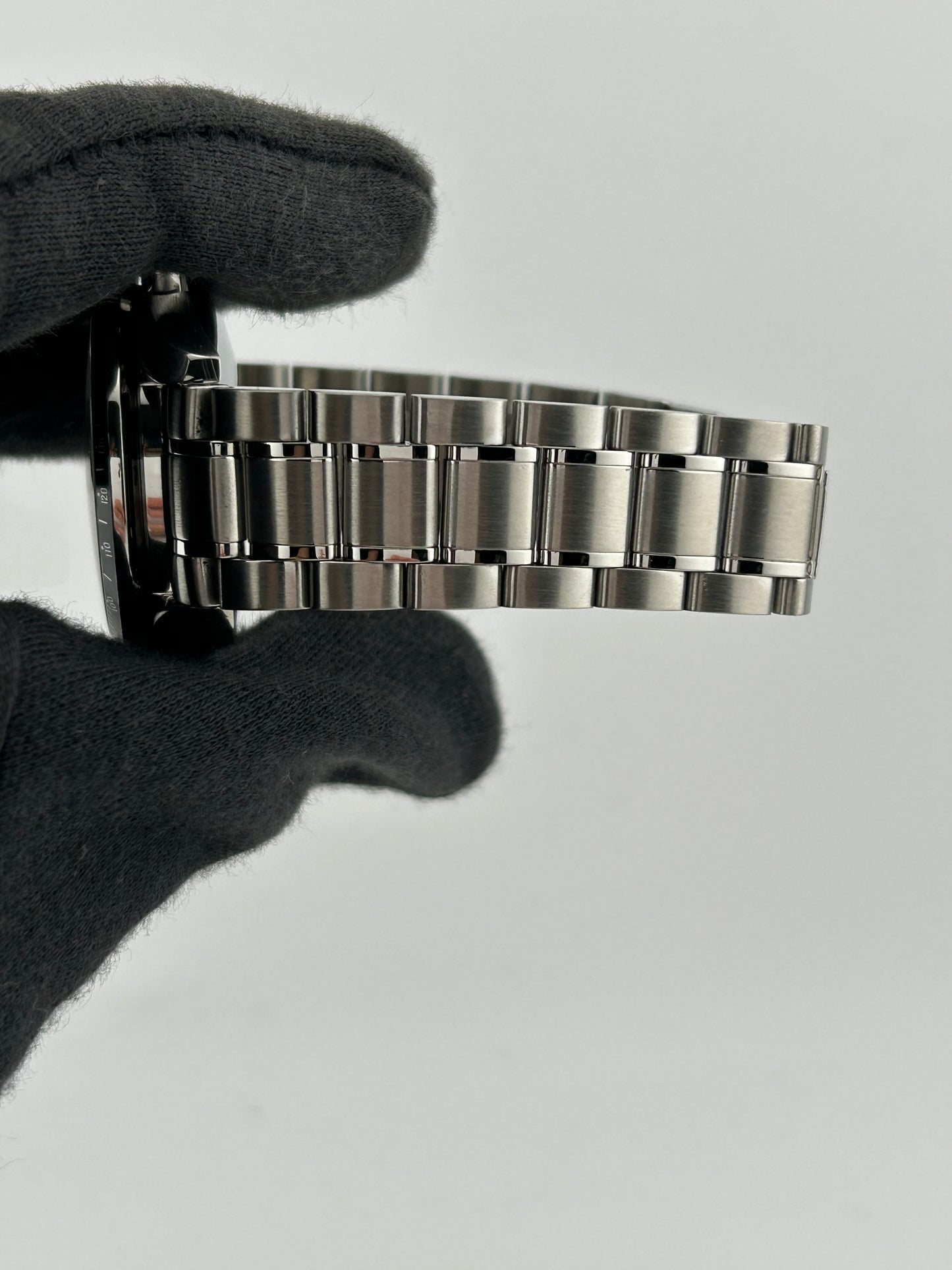 Omega Speedmaster Triple Calendar Black Dial on Stainless Steel Bracelet Ref. 3520.50.00 — view 5