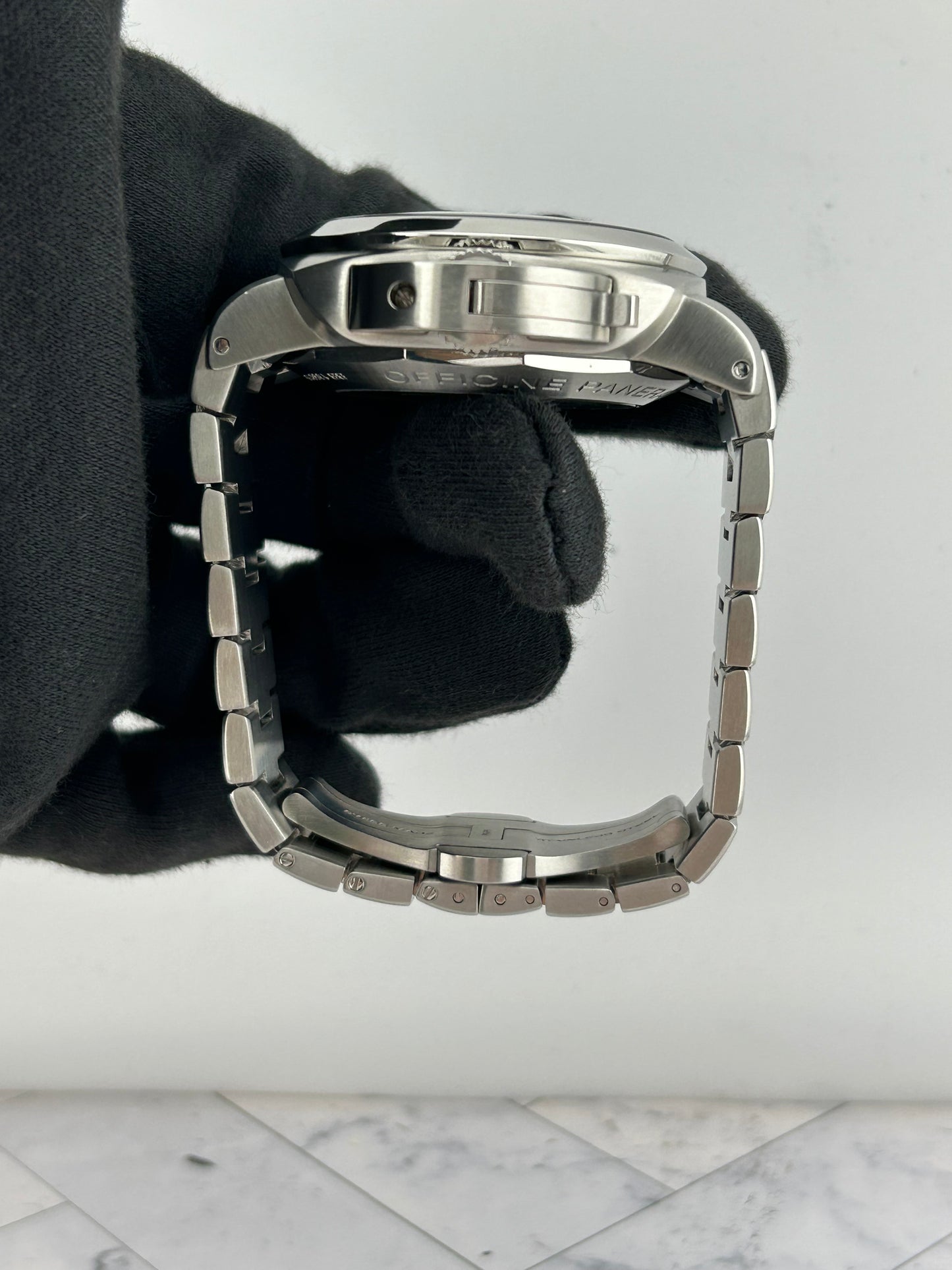 Panerai Panerai Luminor Marina Black Dial on Stainless Steel Bracelet Ref. PAM00328 — view 6