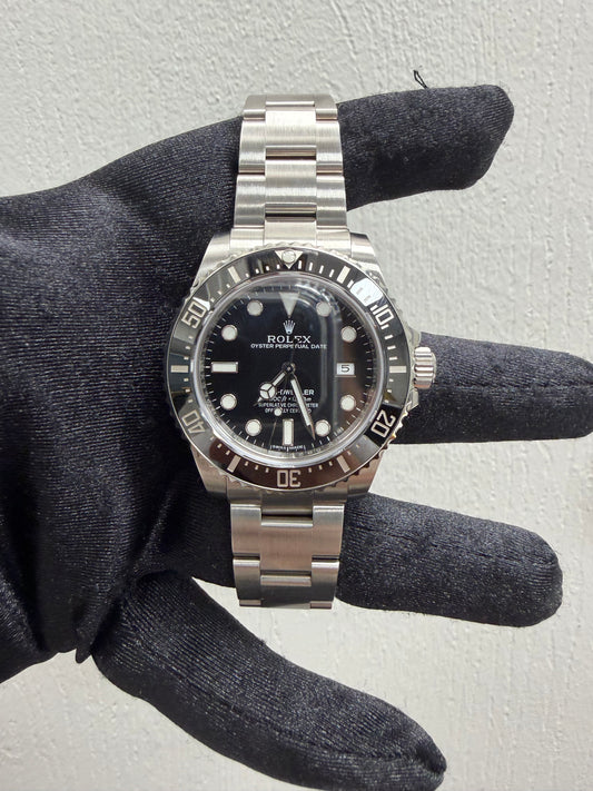 Rolex Sea Dweller Black Dial on Oyster Ref. 116600 Card 2016 — view 2