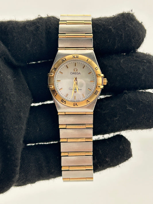 Omega Constellation White Mop Dial on 2 Tone Bracelet Ref. 1272.70 — view 2