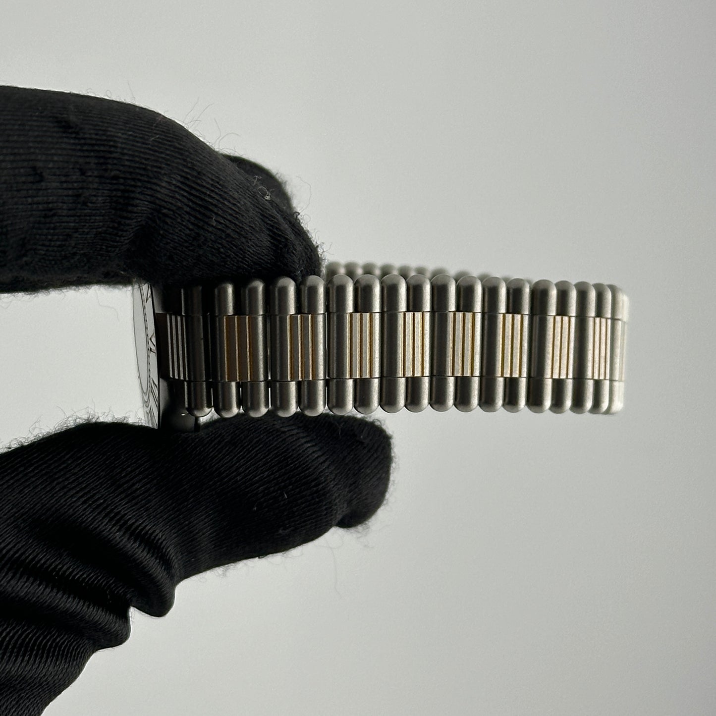 Cartier 21 Must de Cartier White Dial on 2 Tone Bracelet Ref. 1340 — view 4