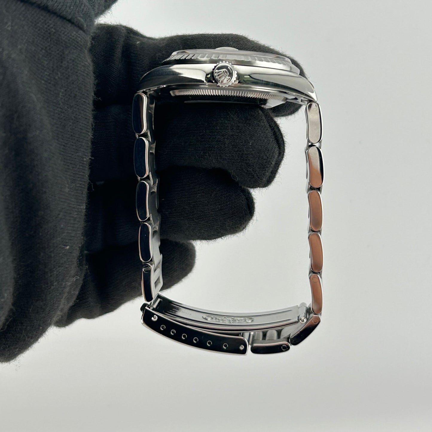 Rolex Datejust Silver Stick Dial on Oyster Bracelet Ref. 16220 1999 — view 5