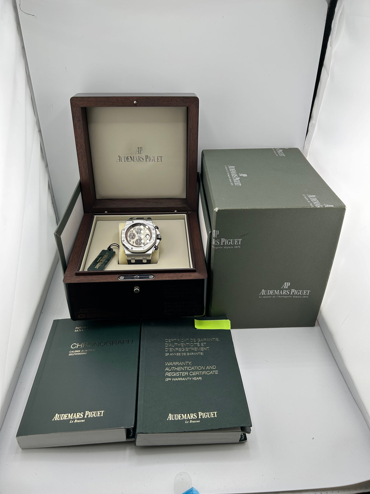 Audemars Piguet Offshore Selfwinding Chronograph Ivory / Cream Dial on Leather Strap Ref. 26470ST.OO.A801CR.01 Complete 2016 — view 7