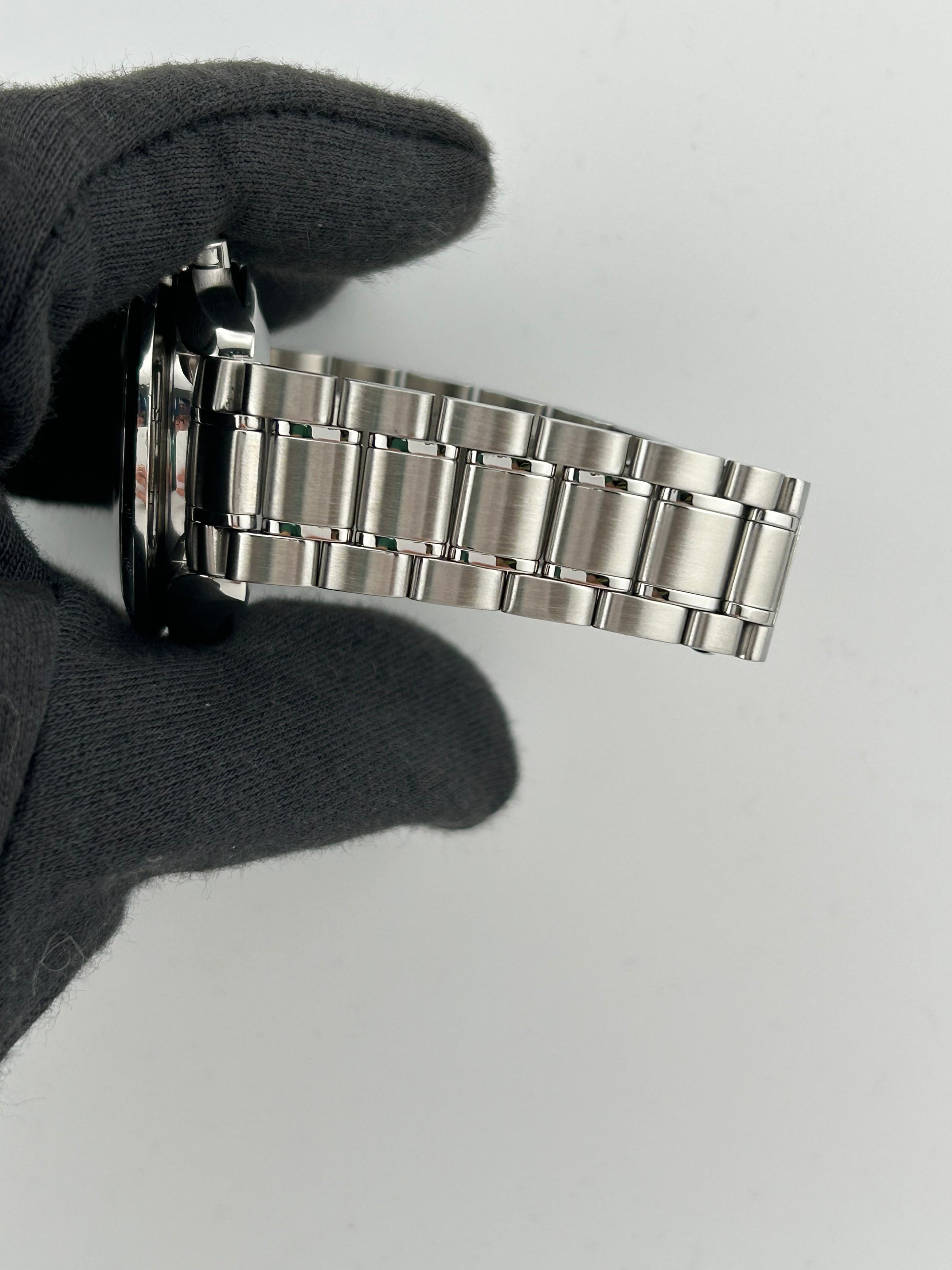 Omega Speedmaster Black Dial on Stainless Steel Bracelet Ref. 3513.50.00 — view 5