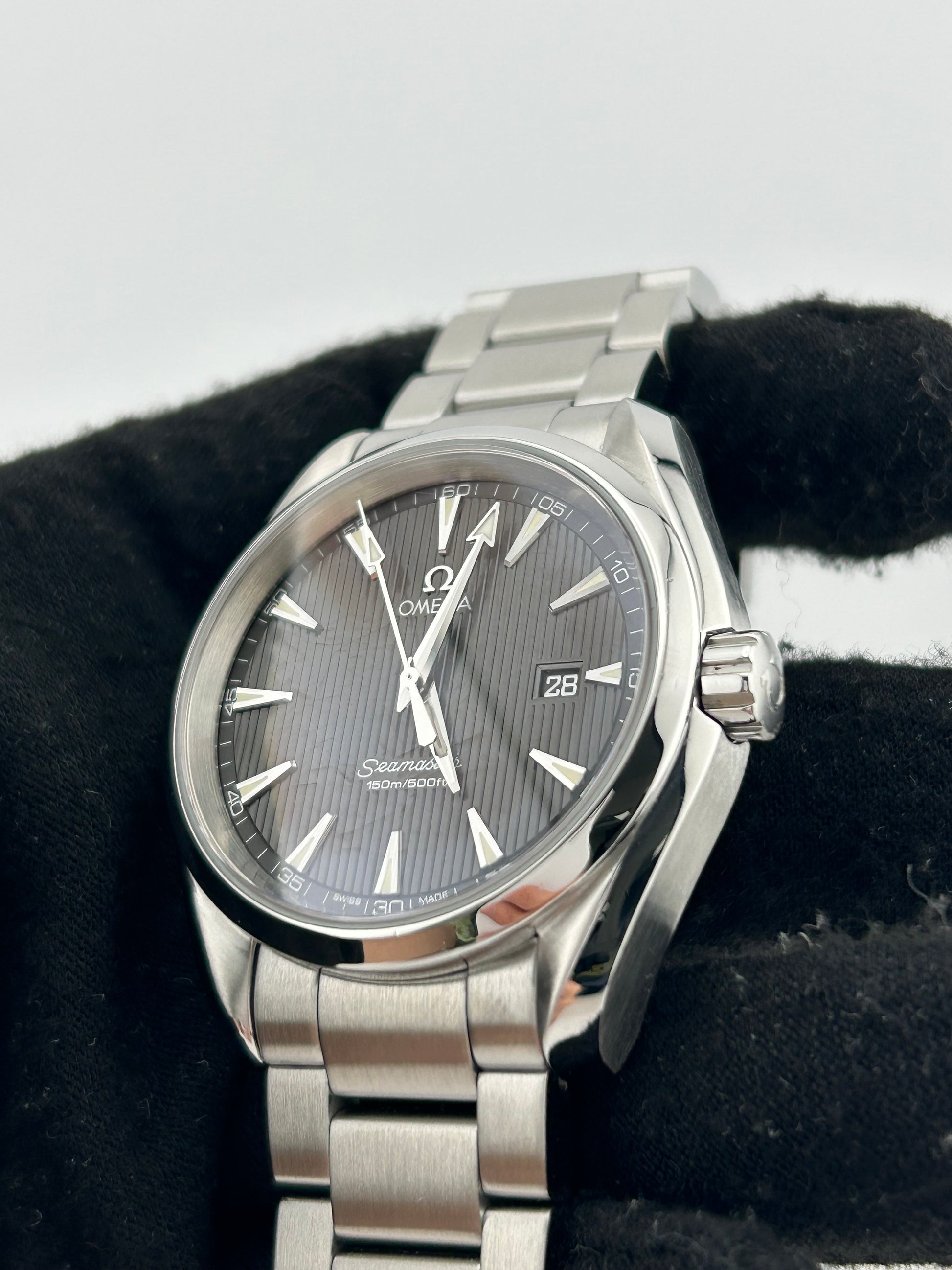 Omega Seamaster 150m Gray Dial on Stainless Steel Bracelet Ref. 231.10.39.61.06.001 — view 3