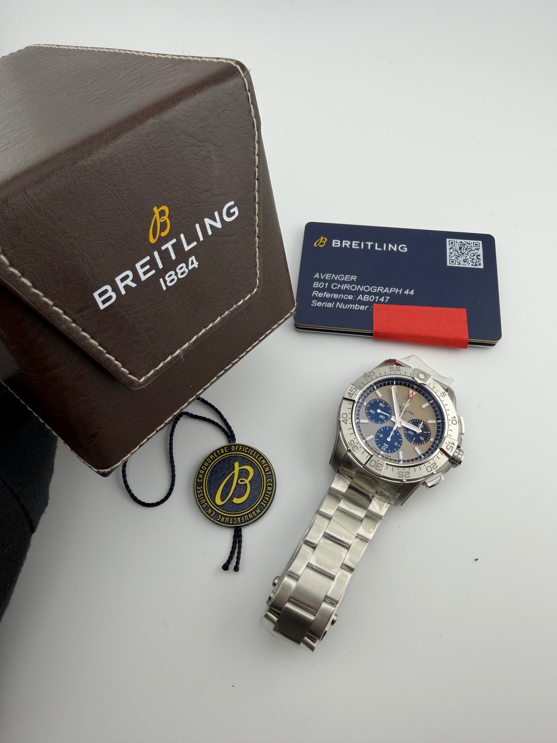 Breitling Avenger B01 Chronograph Beige Dial on Bracelet Ref. AB0147101A1A1 Card 2026 — view 8