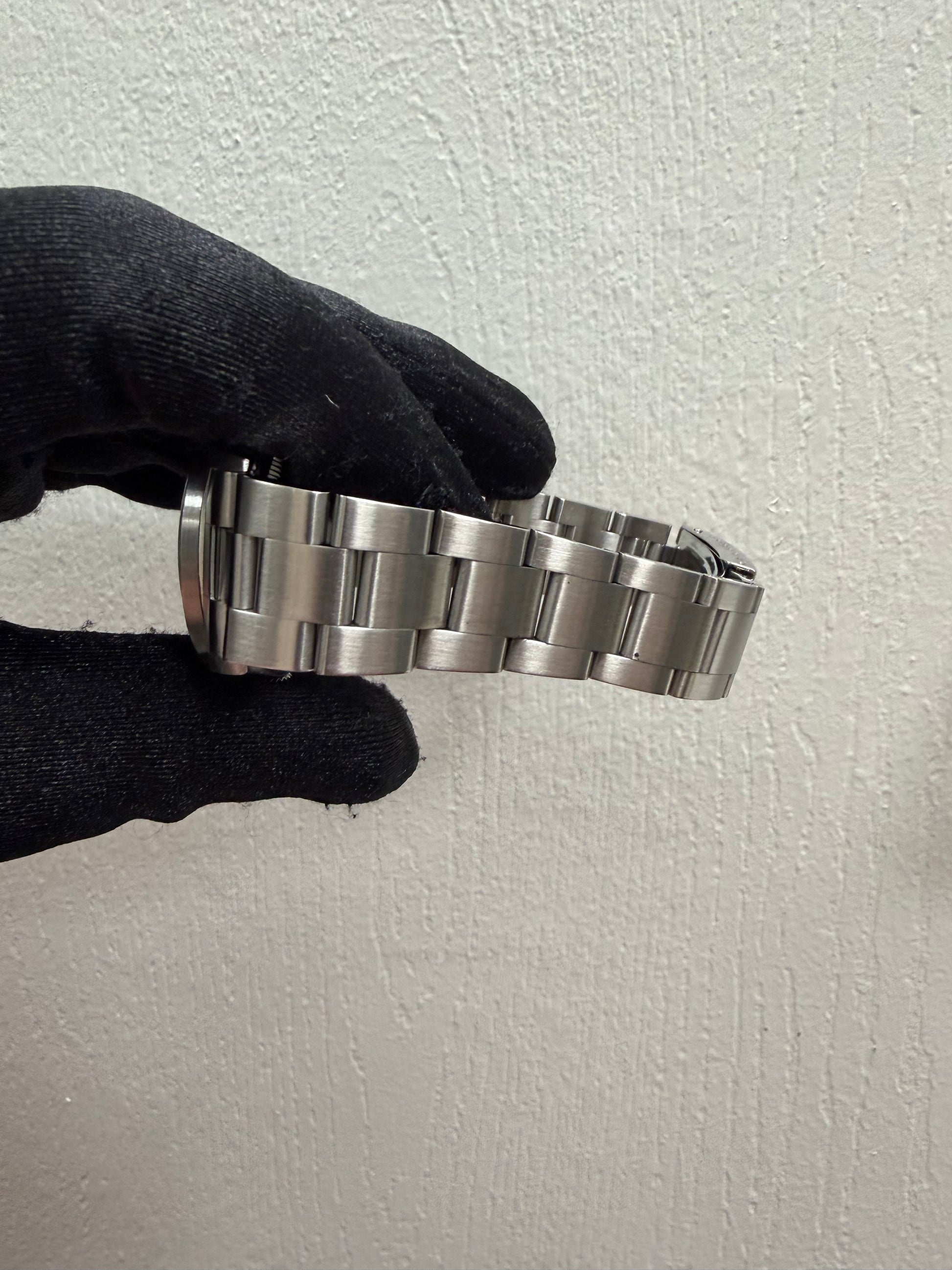 Rolex Air-King Black Dial on Oyster Ref. 14010 Papers 1998 — view 4