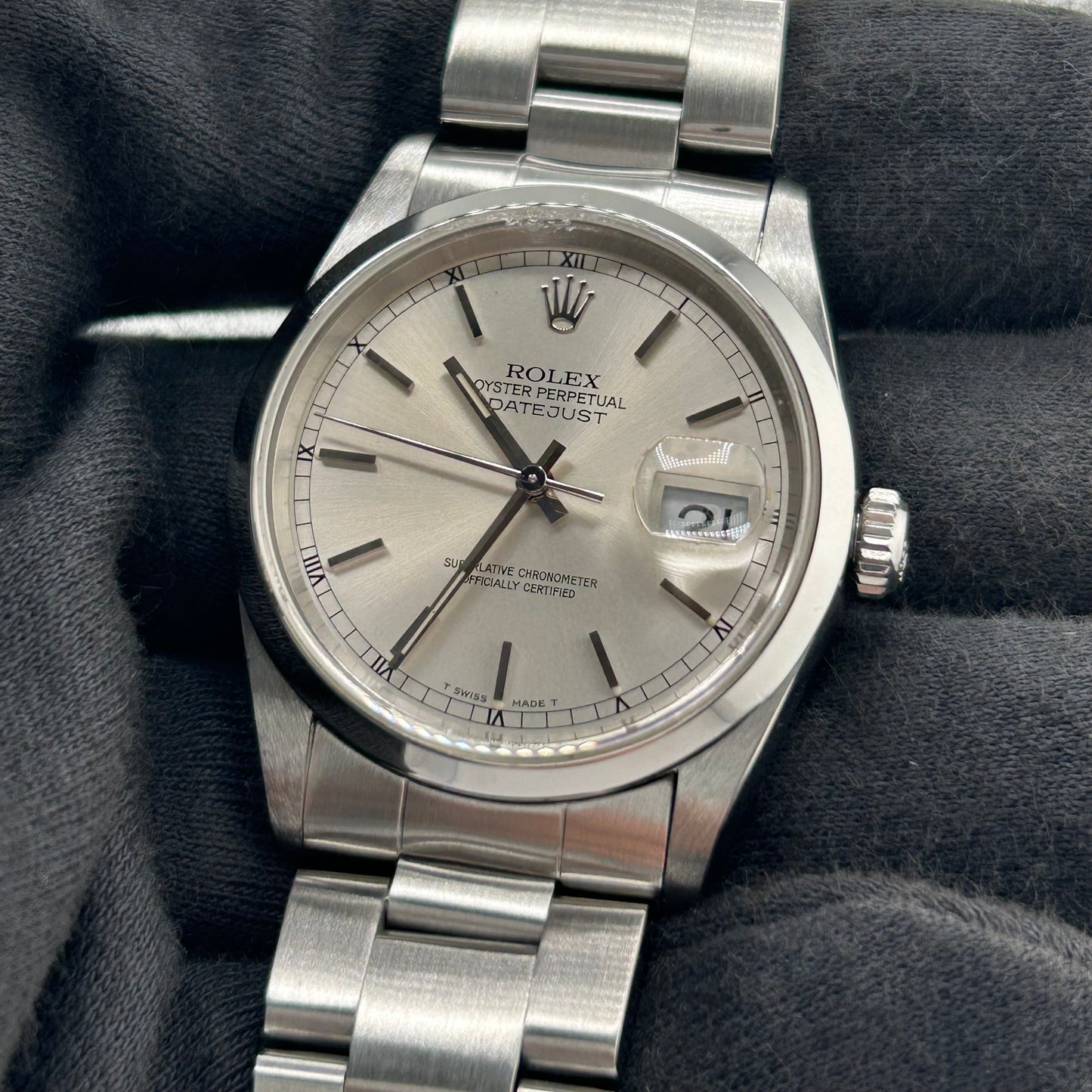Rolex Datejust Silver Dial on Oyster Ref. 16200 1995 — view 3