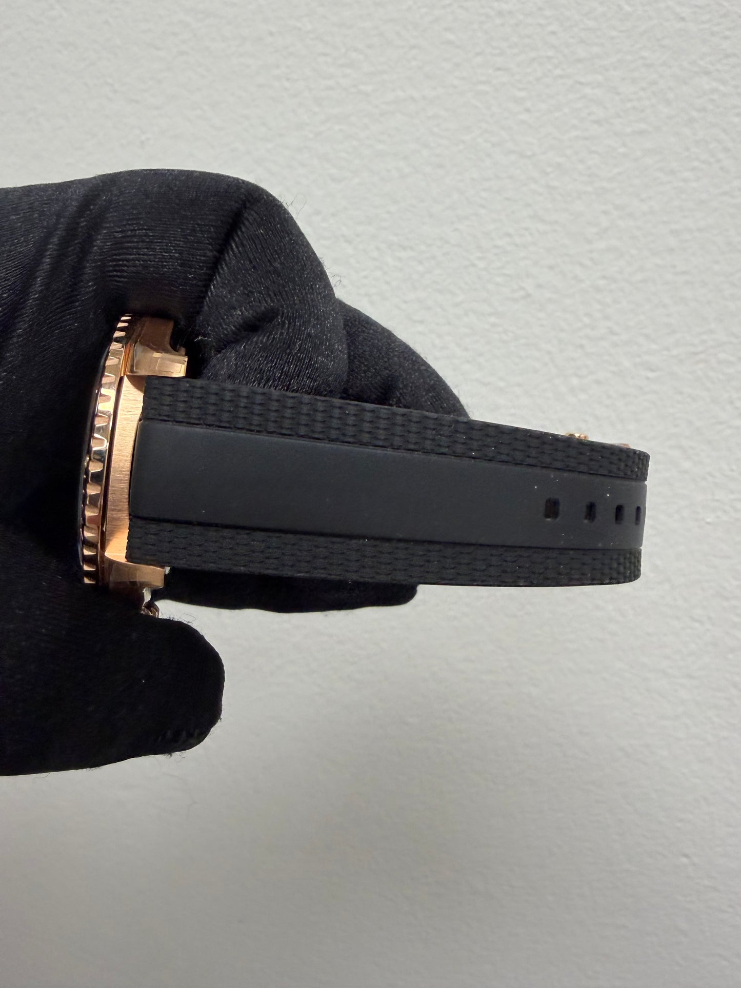 Breitling Superocean Automatic Black Dial on Rubber Strap Ref. R17375211B1S1 Card 2026 — view 4