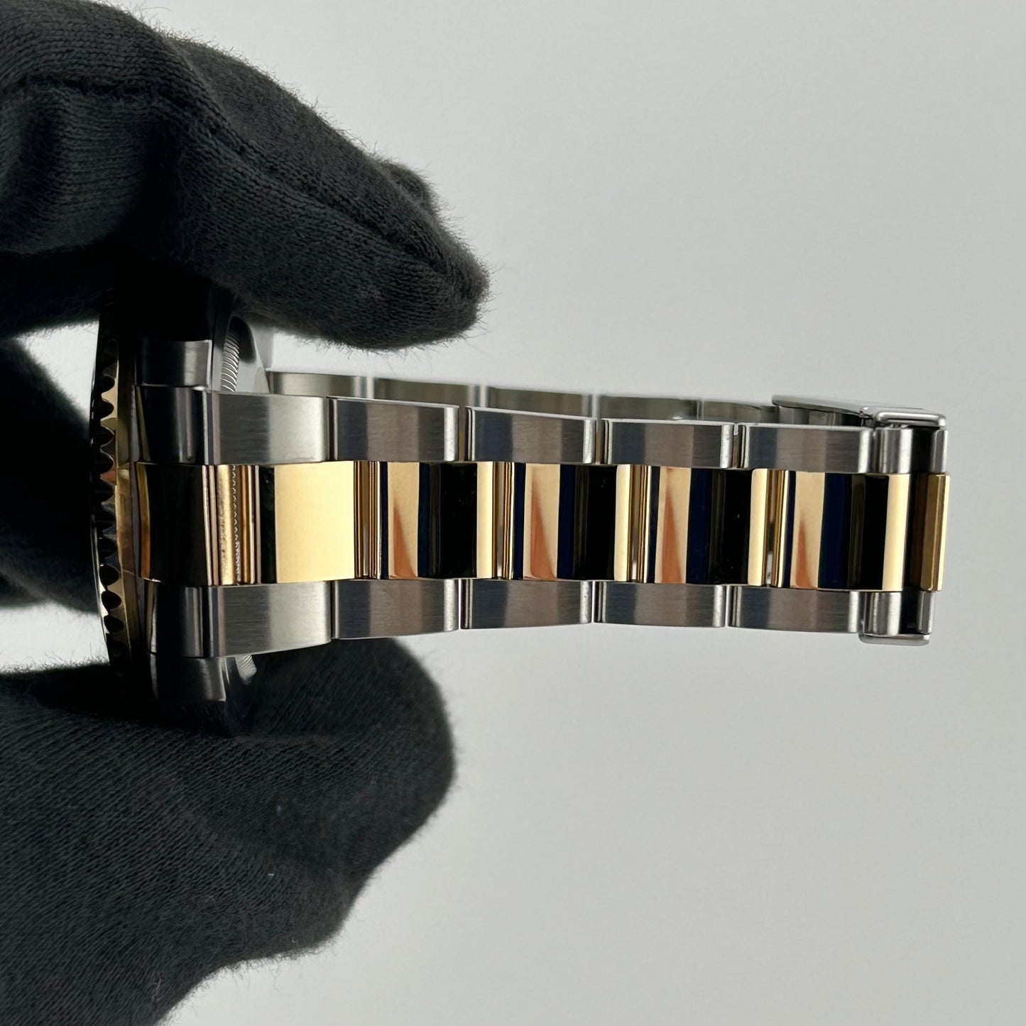 Rolex GMT-Master II Black Dial on Oyster Ref. 116713LN Card — view 5