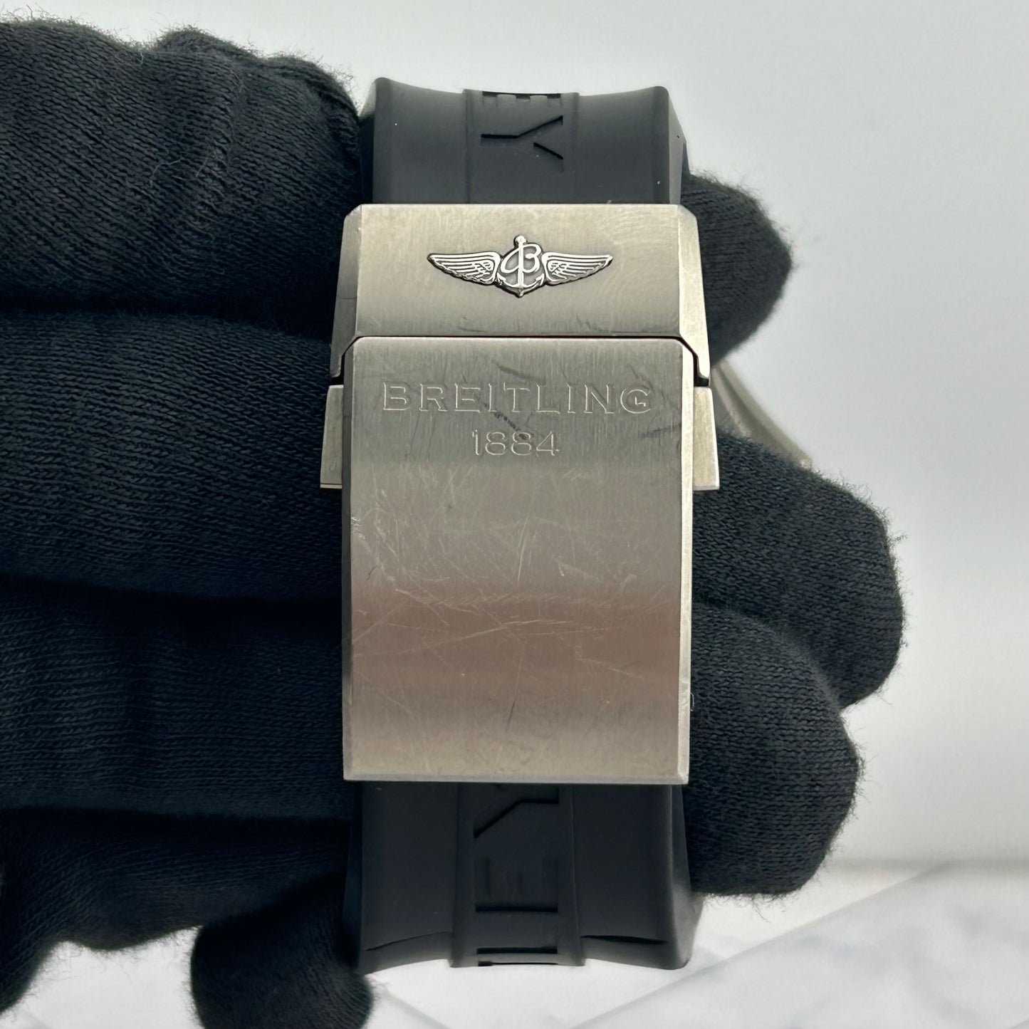 Breitling Bentley GMT Sliver Dial on Rubber & Metal Buckle Ref. EB0433/EB043335/G801 Papers 2017 — view 3