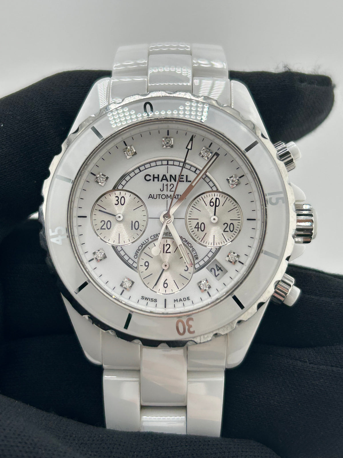 Chanel J12 Chronograph White Dial on Ceramic And Steel Bracelet Ref. H2009 — view 3