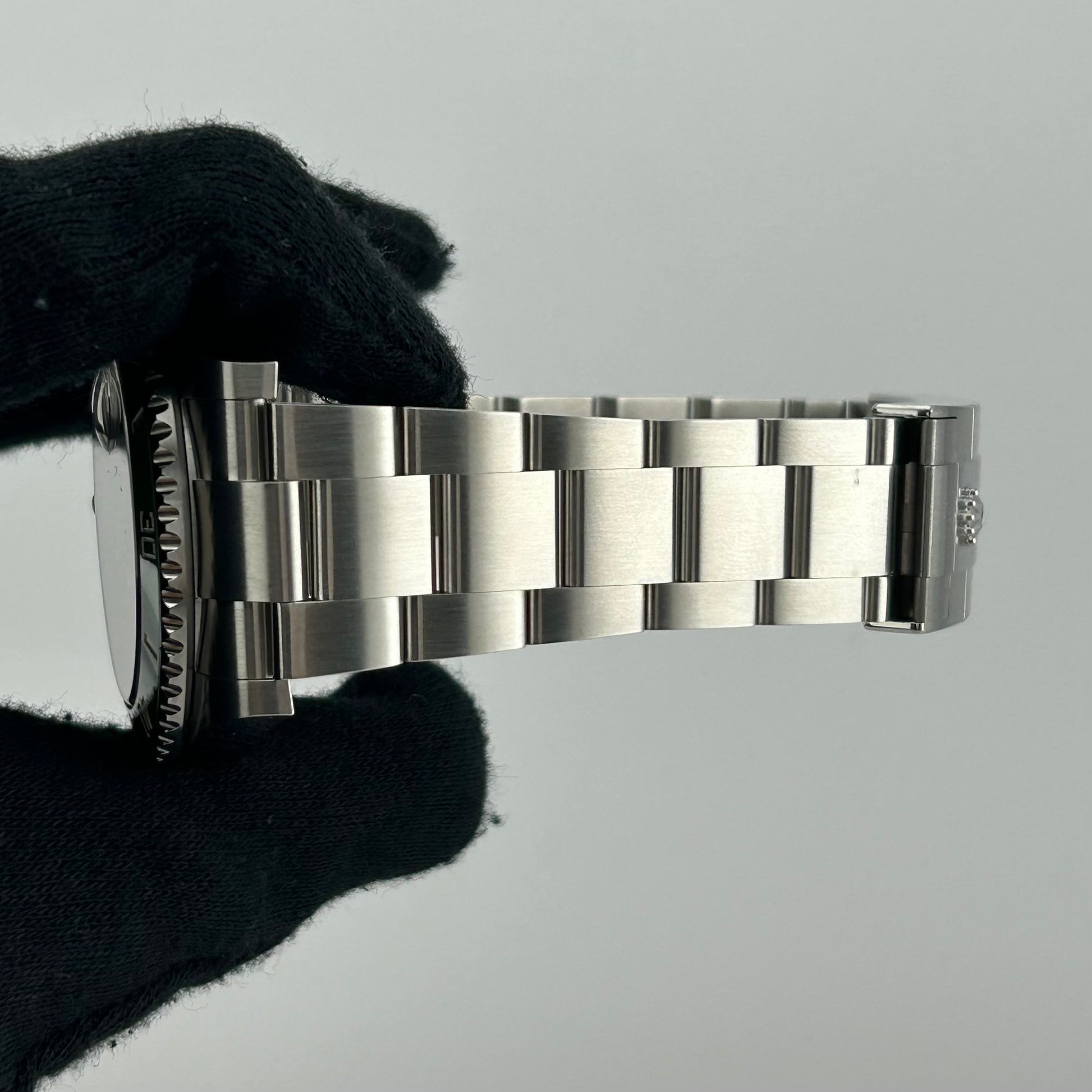 Rolex Submariner Black Dial on Oyster Ref. 126610LV Card 2022 — view 5