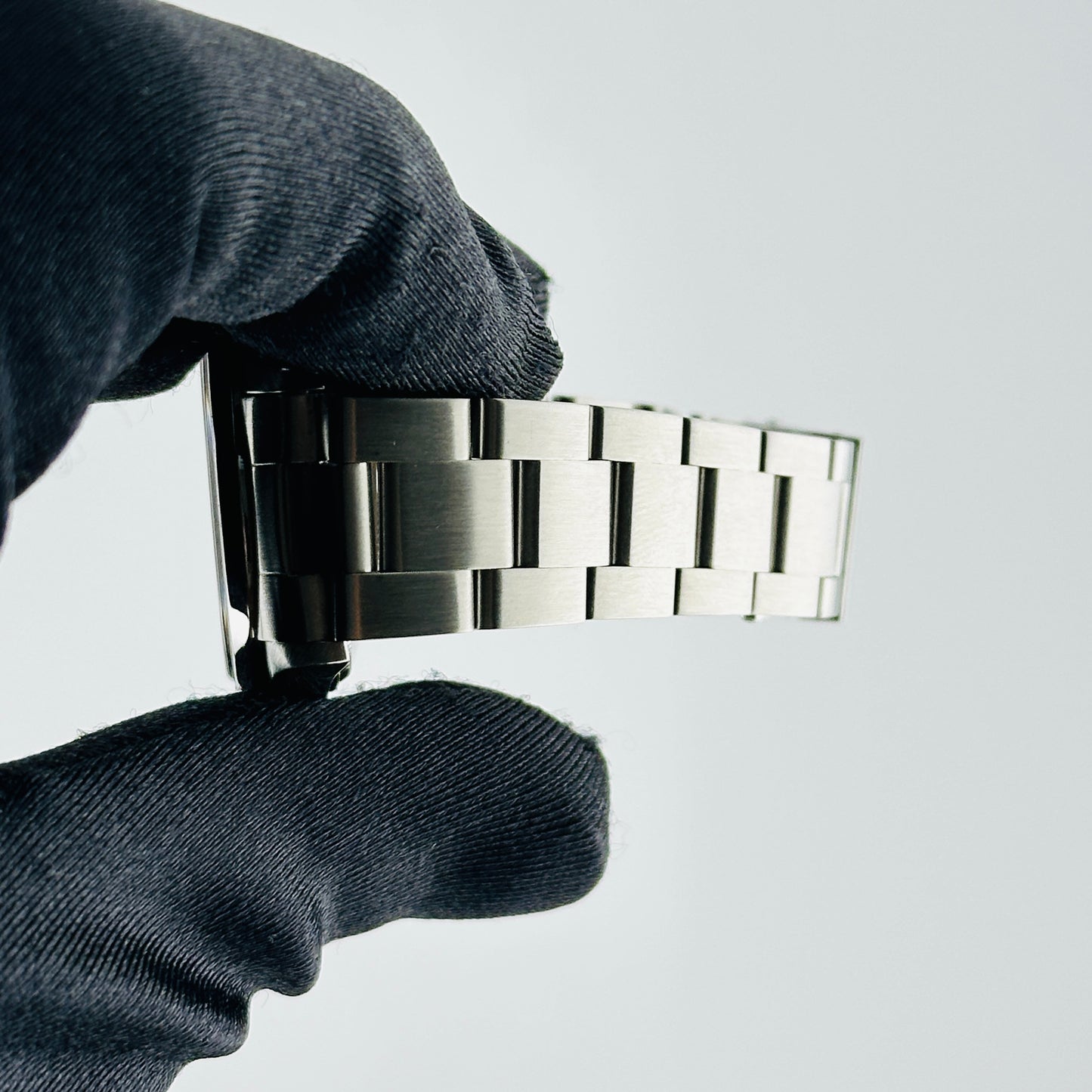 Rolex Oyster Perpetual Salmon Dial on Oyster Bracelet Ref. 67480 1995 — view 4