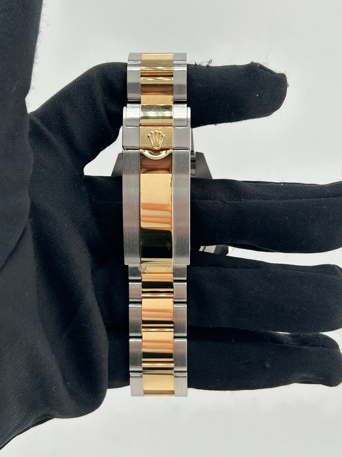 Rolex Sea-Dweller 43 Black Dial on 2 Tone Oyster Bracelet Ref. 126603 Card 2020 — view 4