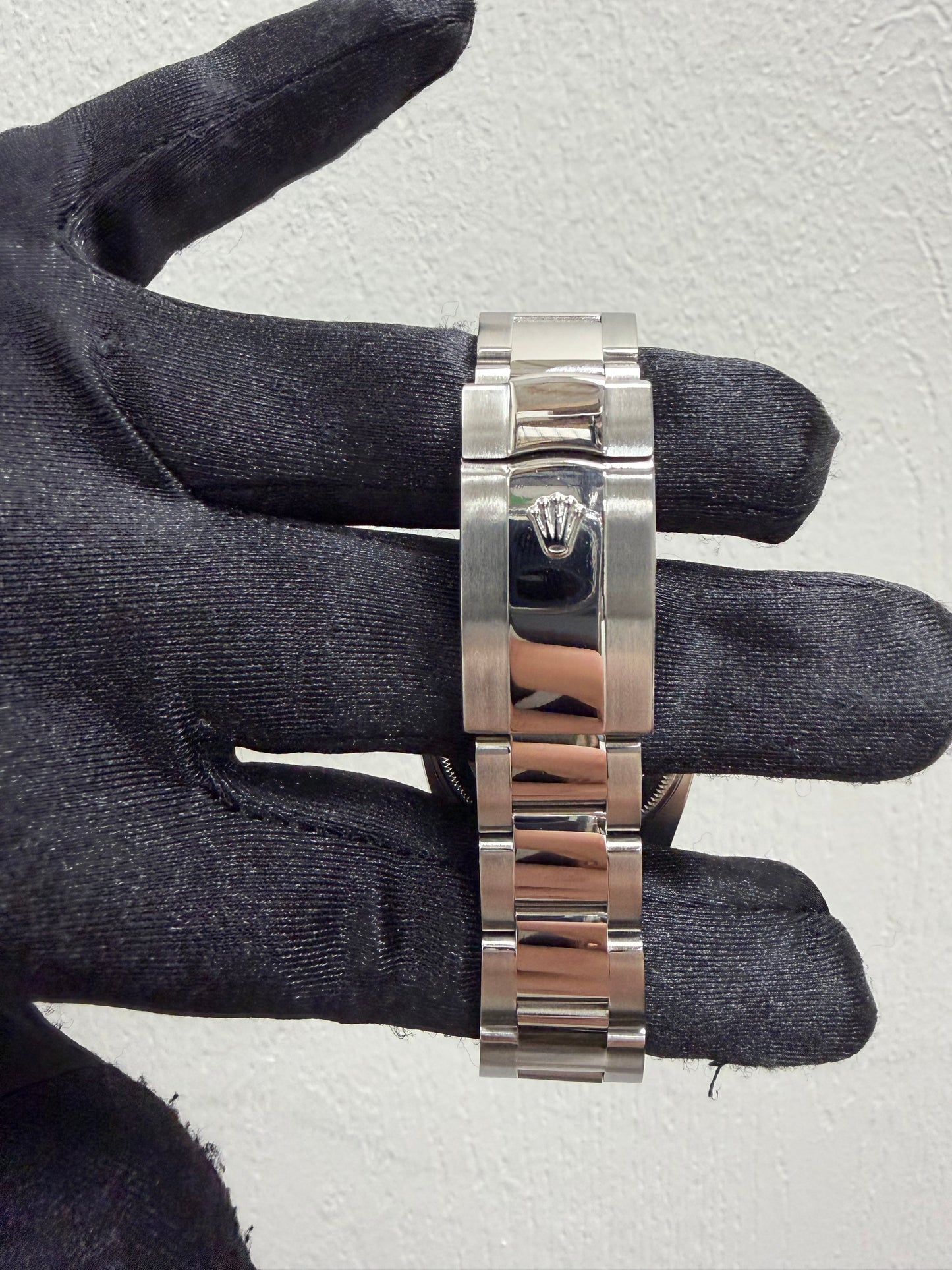 Rolex Oyster Perpetual Date Silver Stick Dial on Oyster Ref. 115200 Card 2012 — view 3