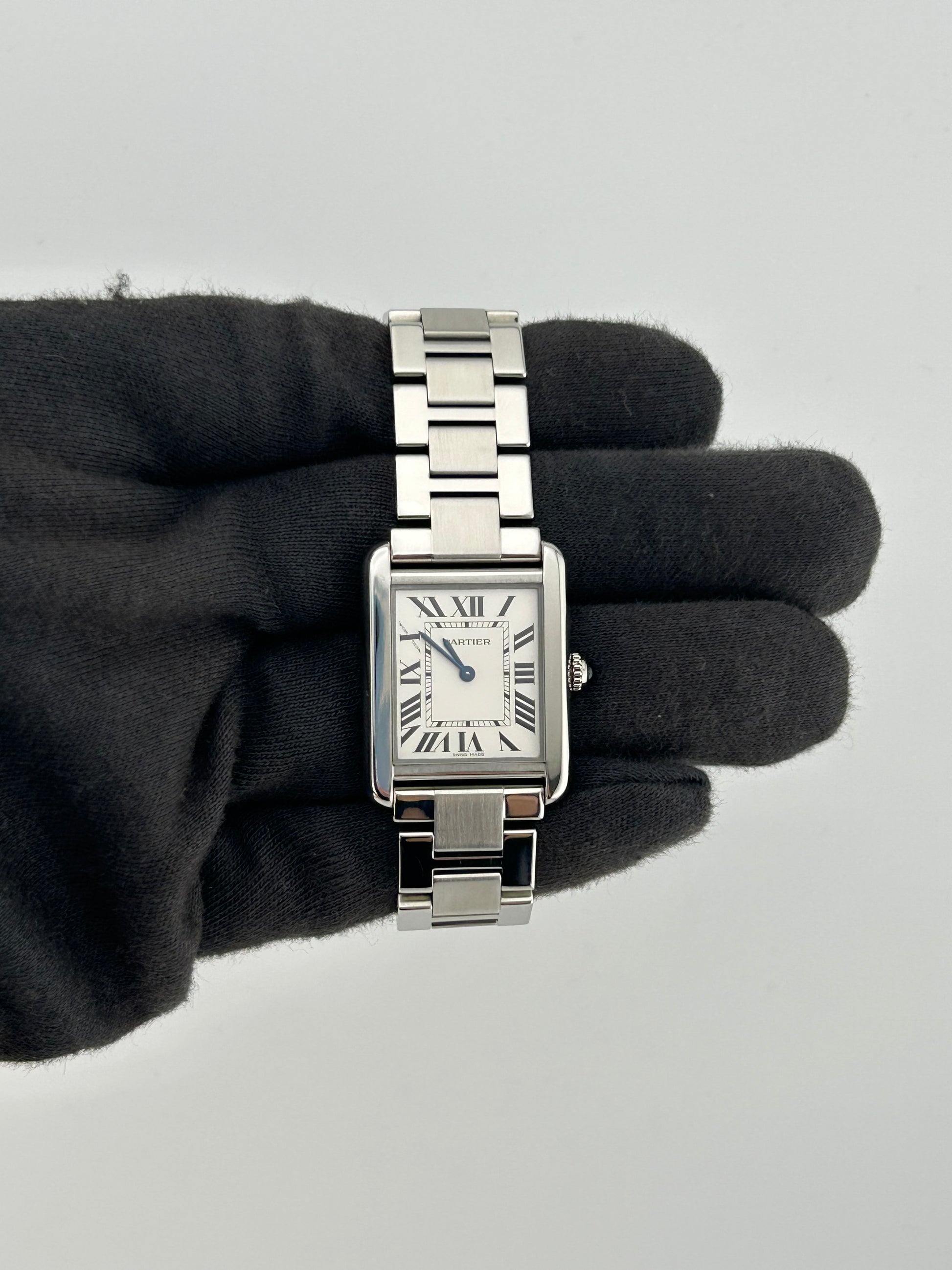 Cartier Tank Solo Silver Roman Dial on Stainless Steel Ref. W5200013 Card 2020 — view 2