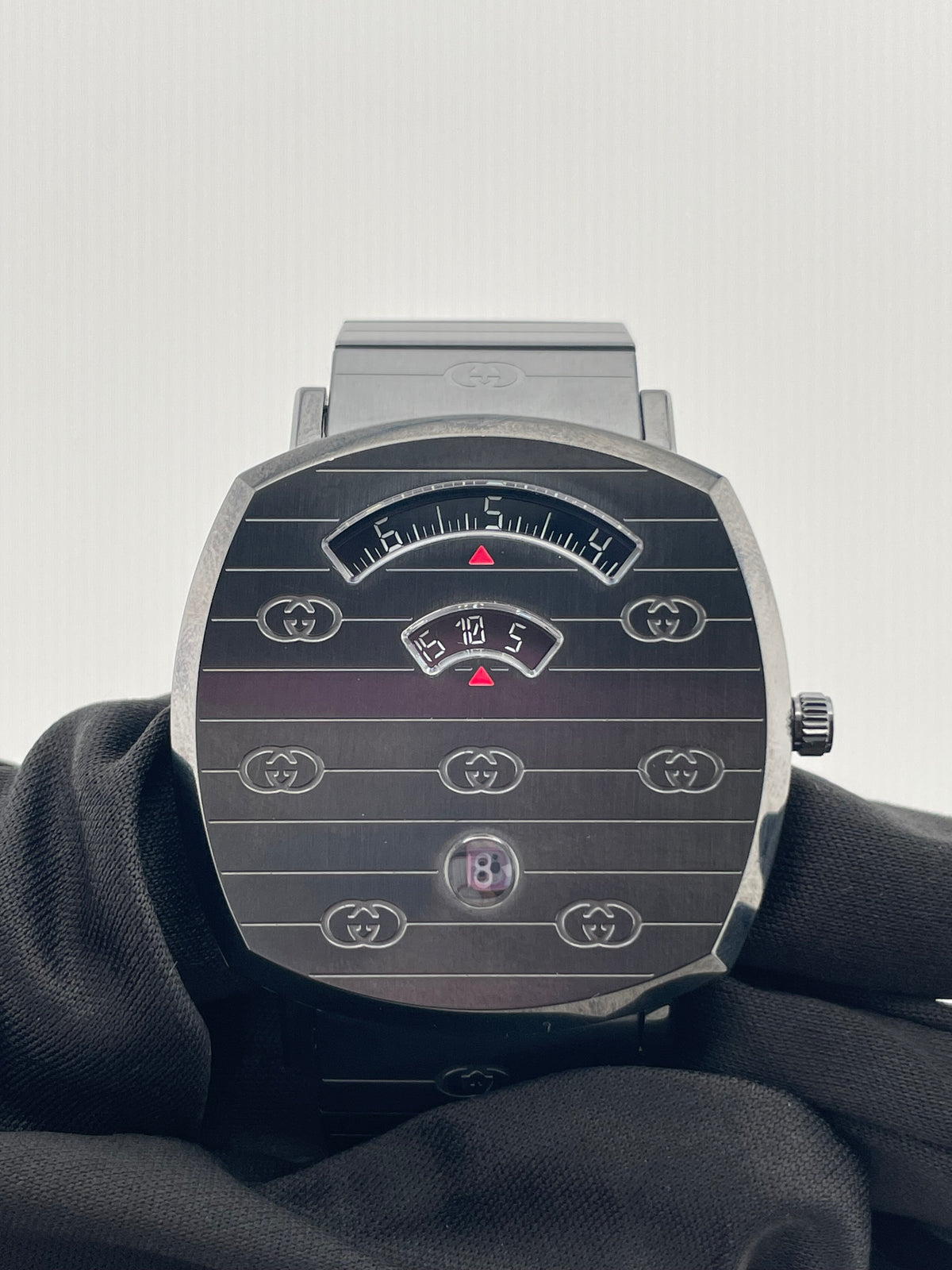 Gucci Gucci Grip Black Dial on Steel Bracelet Ref. YA157429 with Box — view 3
