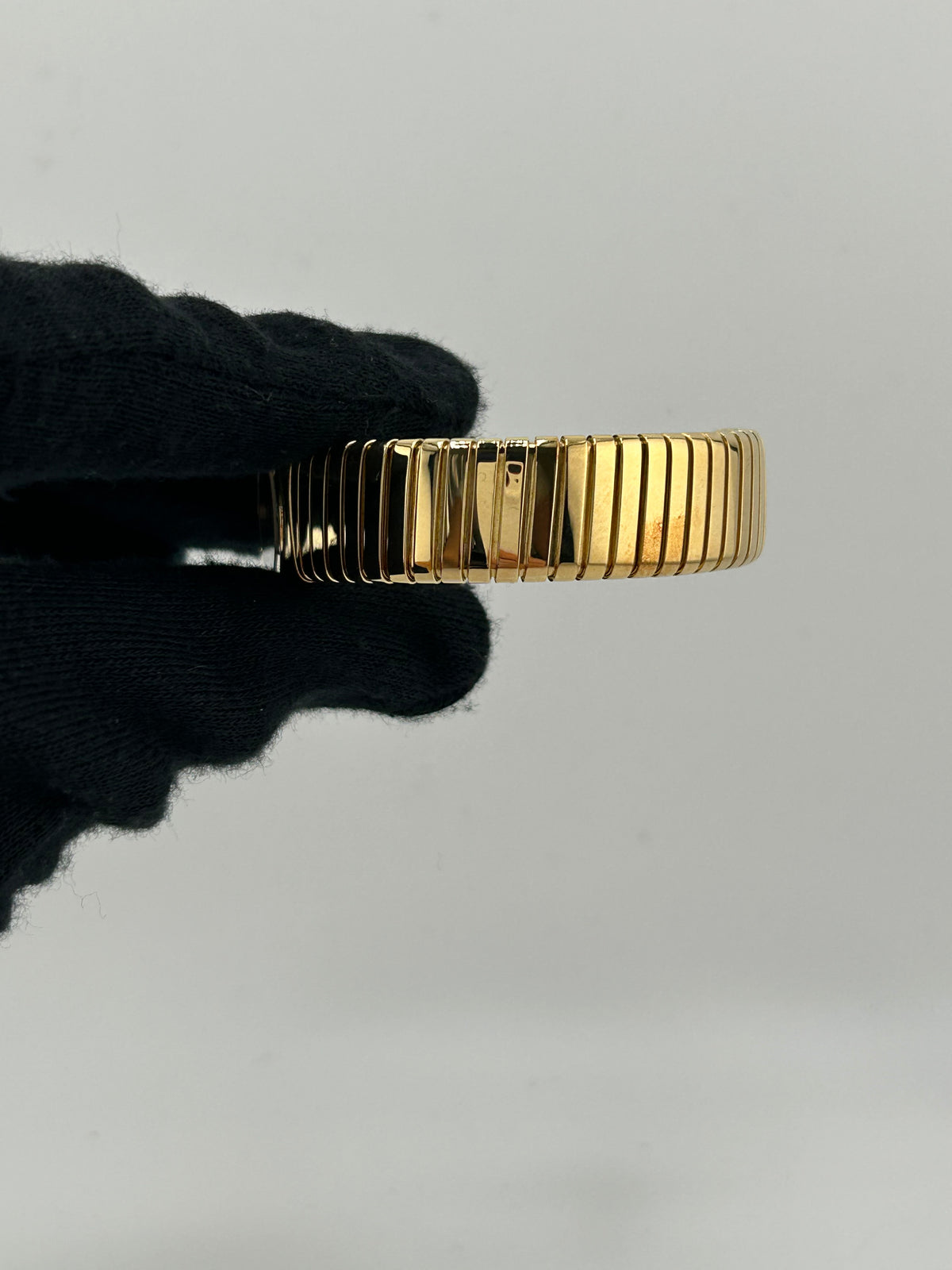 Bvlgari Mini Tubogas Black Dial on Yellow Gold Bracelet Ref. BB192T Papers 1996 — view 5