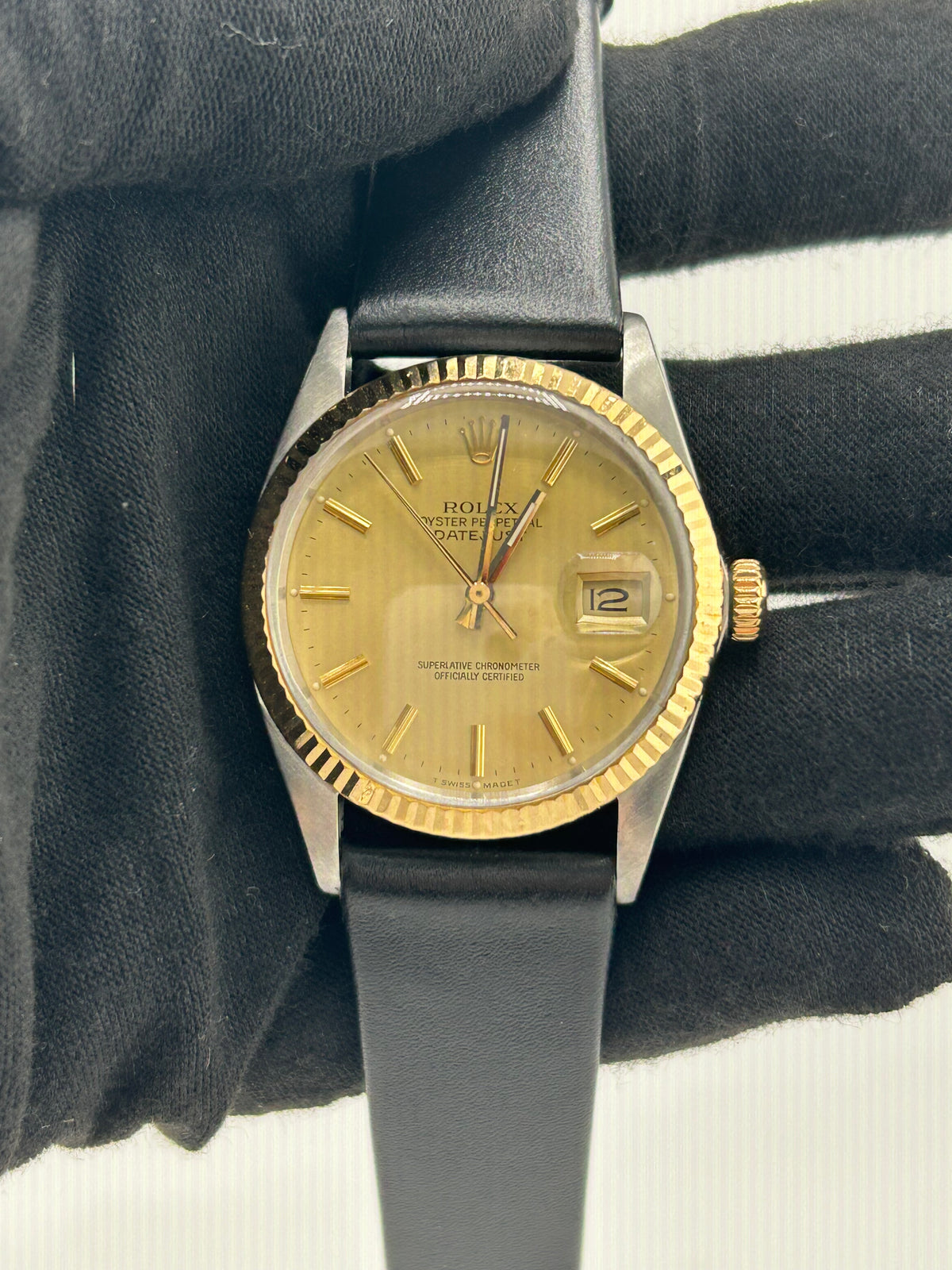 Rolex Datejust 36 Champagne Stick Dial on Generic Black Leather Strap Ref. 16013 1988 — view 2