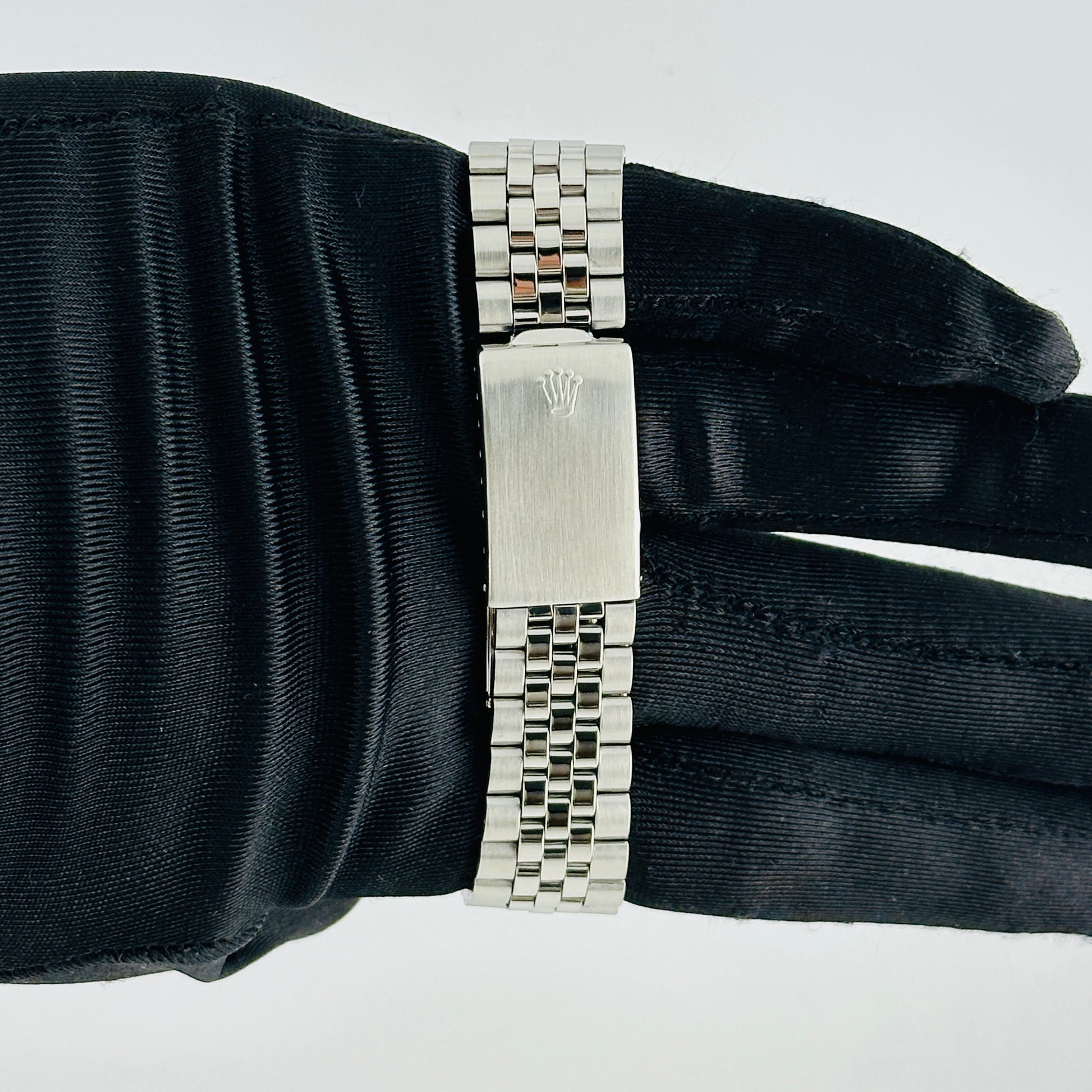 Rolex Datejust Silver Linen Dial on Jubilee Folded Ref. 1600 1969 — view 2