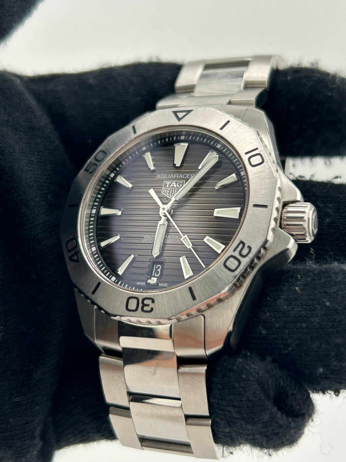 Tag Heuer Aquaracer Professional 200 Date Automatic Black Dial on Bracelet Ref. WBP2110.BA0627 Complete 2022 — view 3