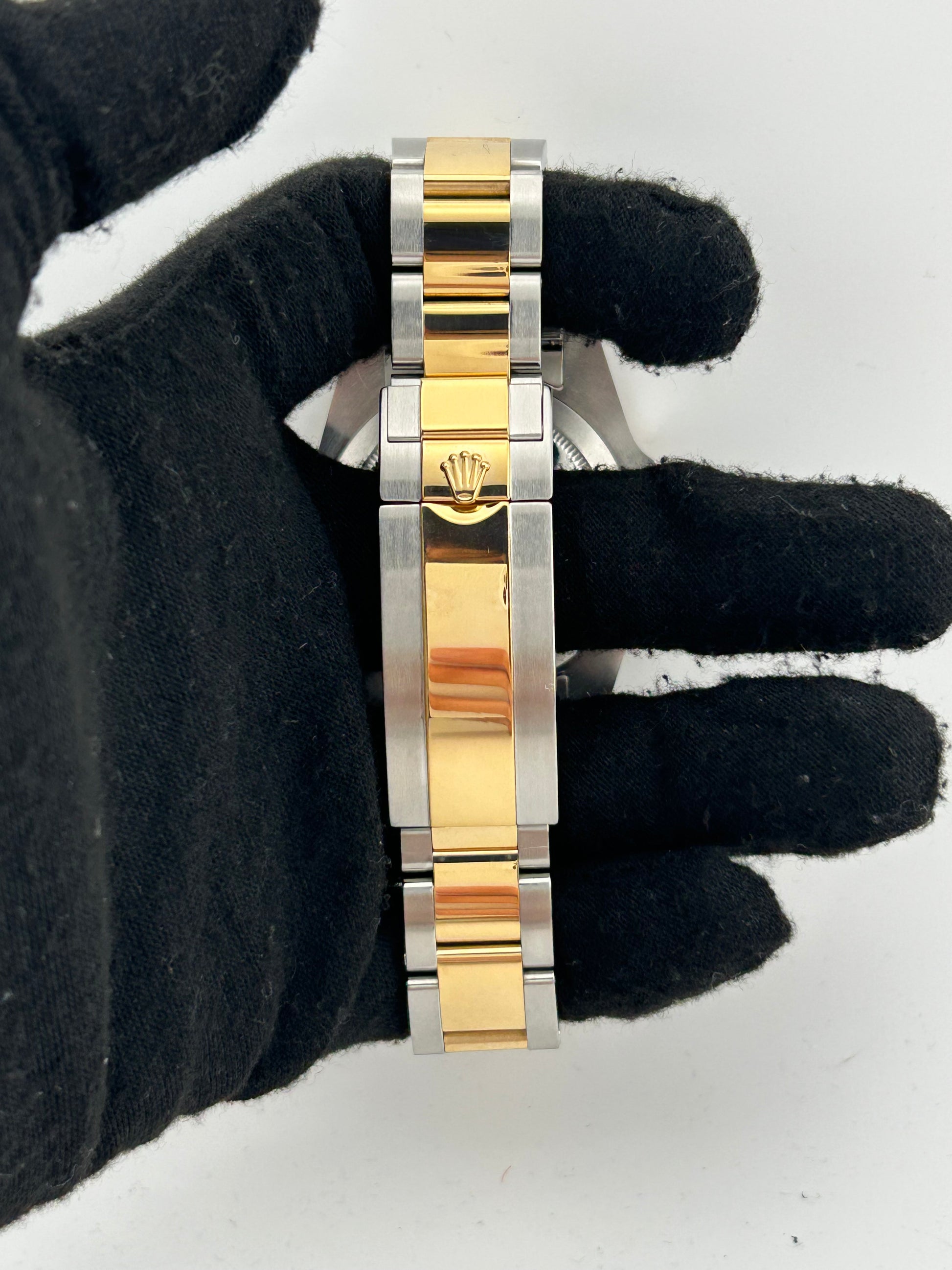 Rolex Submariner Date Blue Dial on 2 Tone Oyster Bracelet Ref. 116613LB Card 2012 — view 4