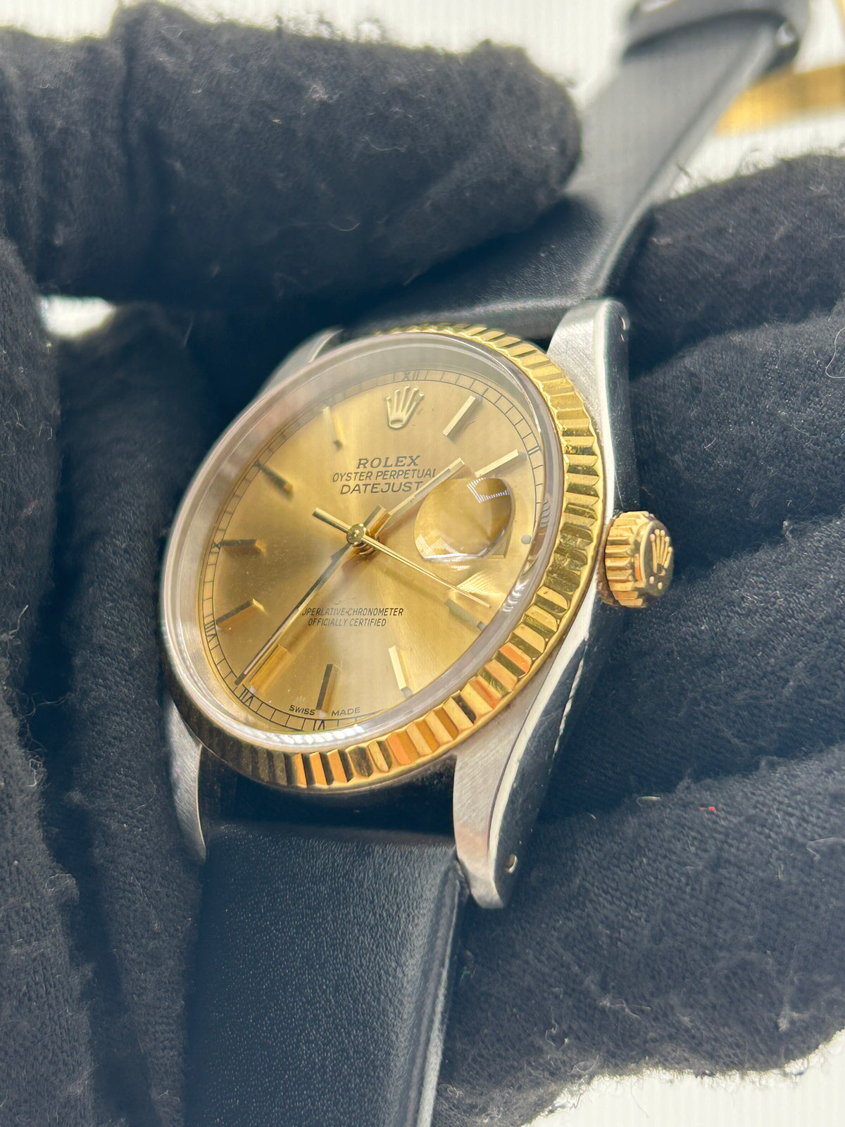 Rolex Datejust 36 Champagne Stick Dial on Generic Black Leather Strap Ref. 16233 Service Card 2018 — view 2
