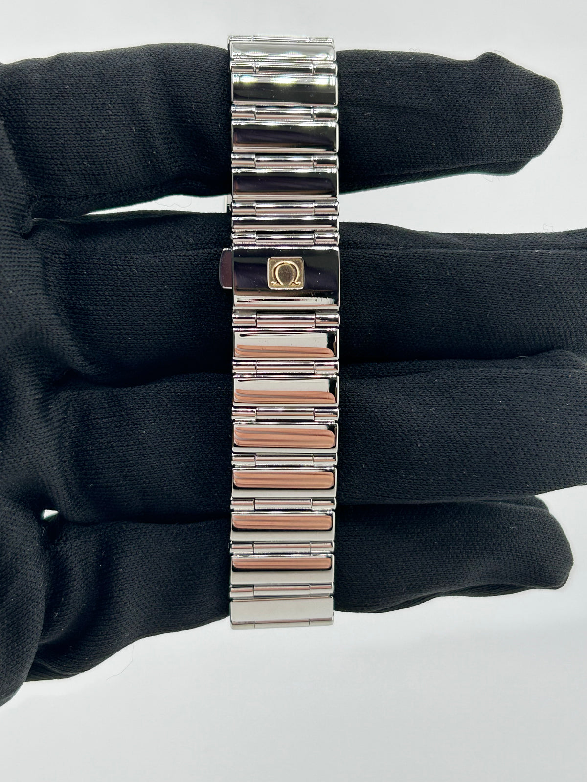 Omega Constellation Mini Gray Dial on Stainless Steel Bracelet Ref. 1561.51 — view 4