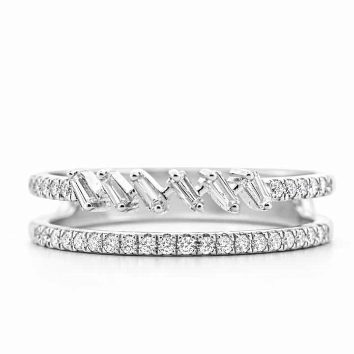 Anillo de moda de oro blanco de 14k y 0.35ct de doble apilado con diamantes baguette y redondos, talla 7