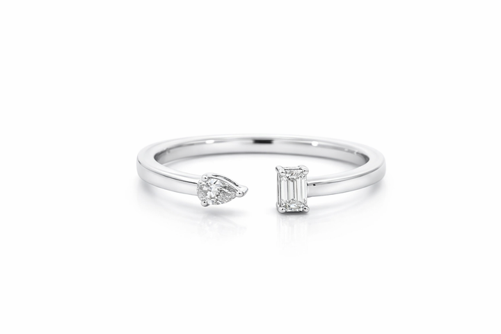 Anillo de moda de oro blanco de 14 quilates con diamantes de 0,19 ct en forma de pera y baguette