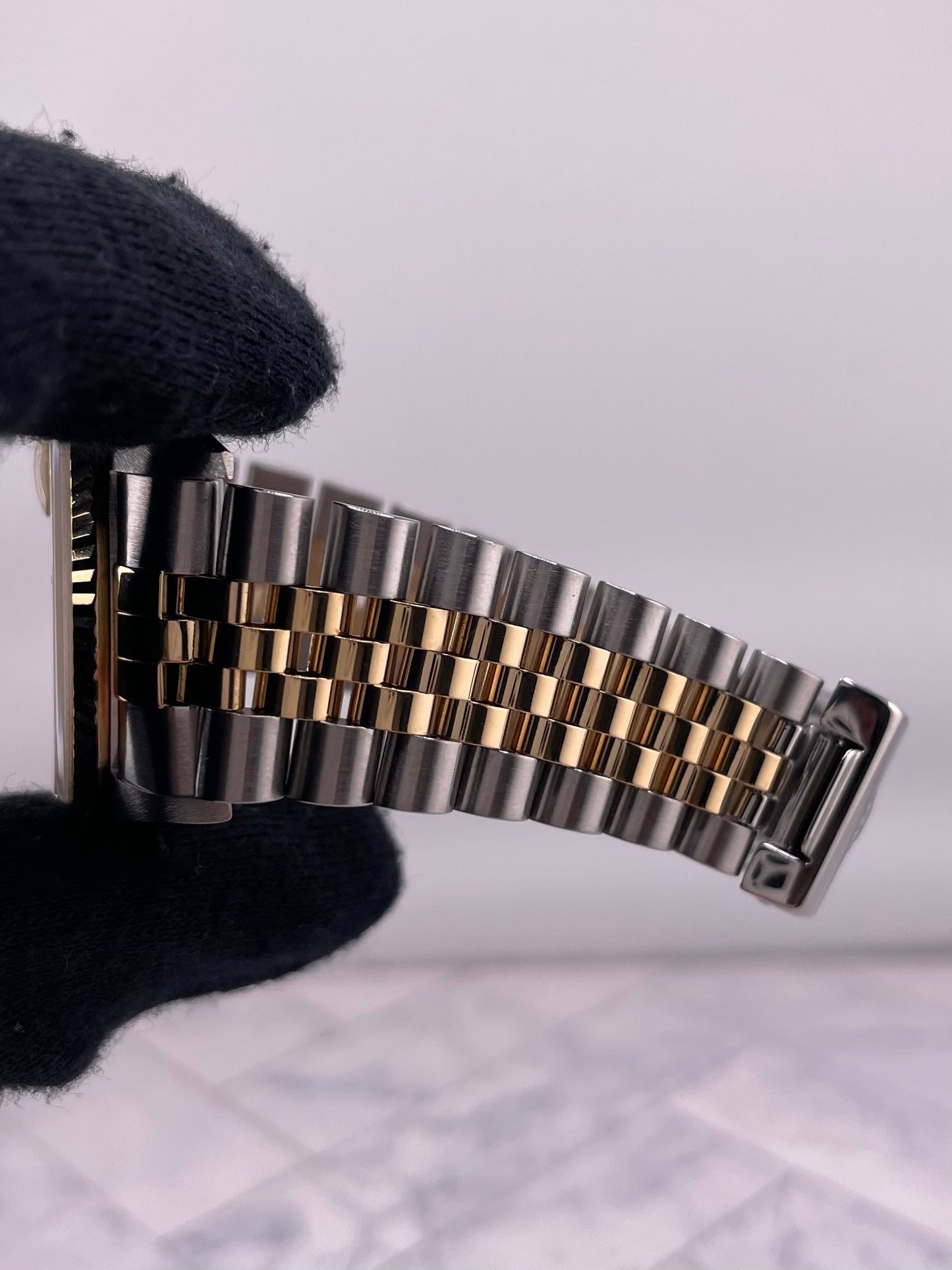 Rolex Datejust Champagne Diamond Factory Dial on Jubilee Ref. 16233 Papers 2003 — view 5