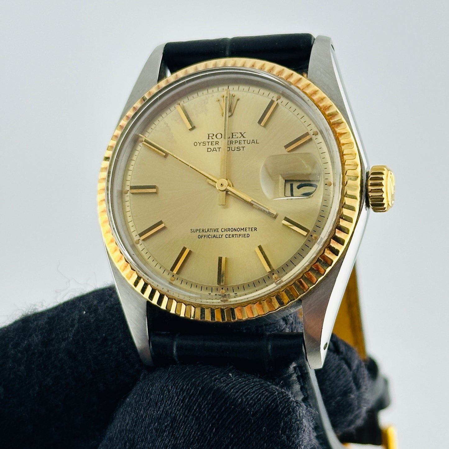 Rolex Datejust Champagne Stick Dial on Generic Leather Band Ref. 1601 1975 — view 2