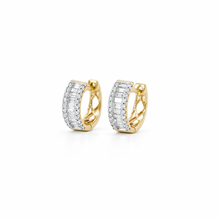 Pendientes Huggie de Diamantes de Oro Amarillo de 14K 0.40CT